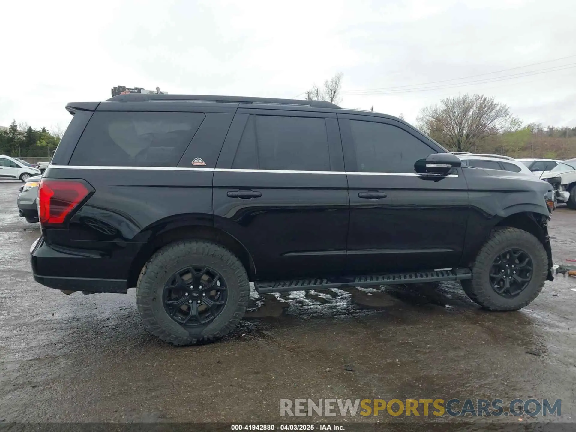13 fotografías del automóvil dañado 1FMJU1RT2NEA18033 FORD EXPEDITION 2022