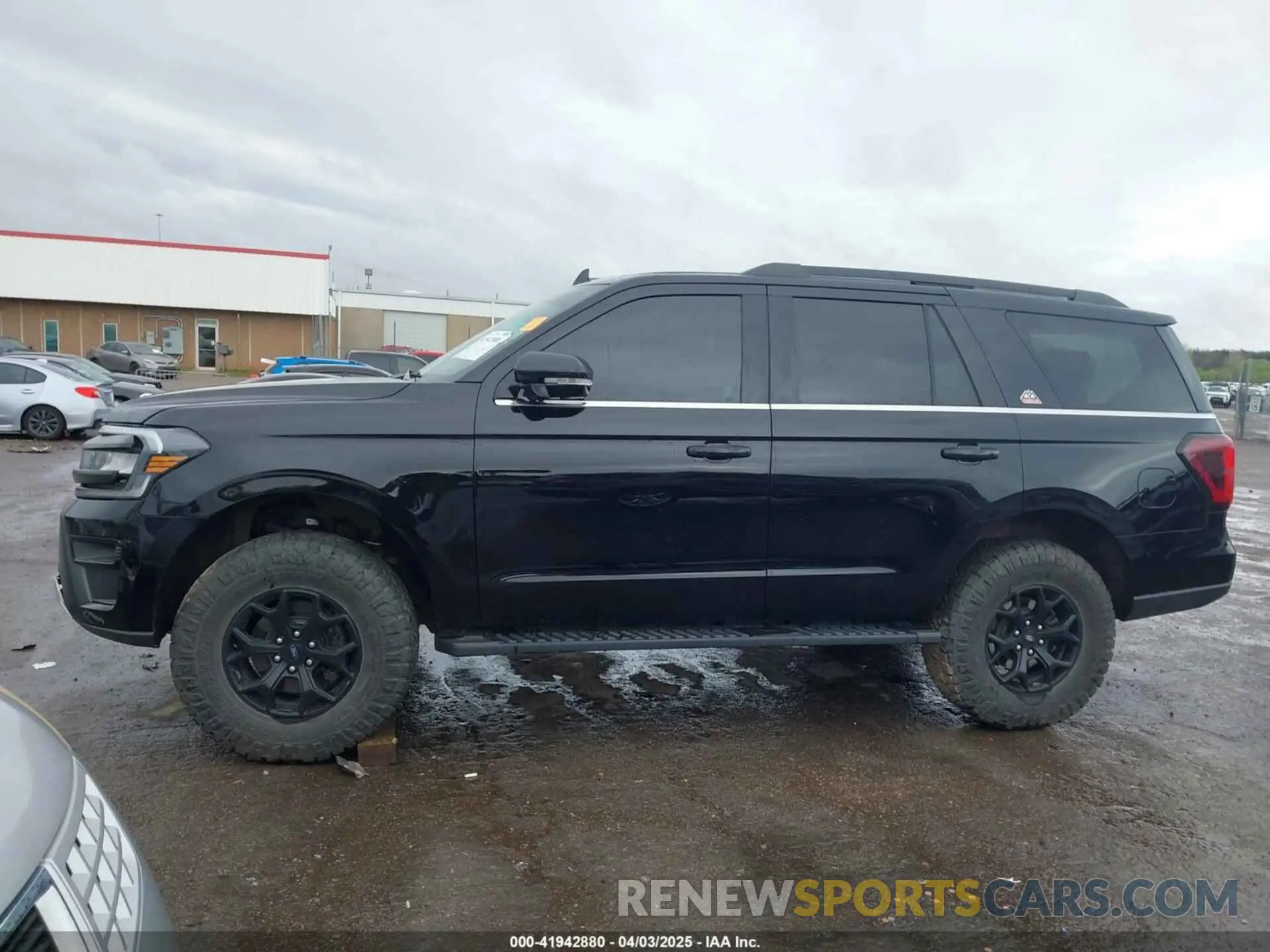 14 fotografías del automóvil dañado 1FMJU1RT2NEA18033 FORD EXPEDITION 2022