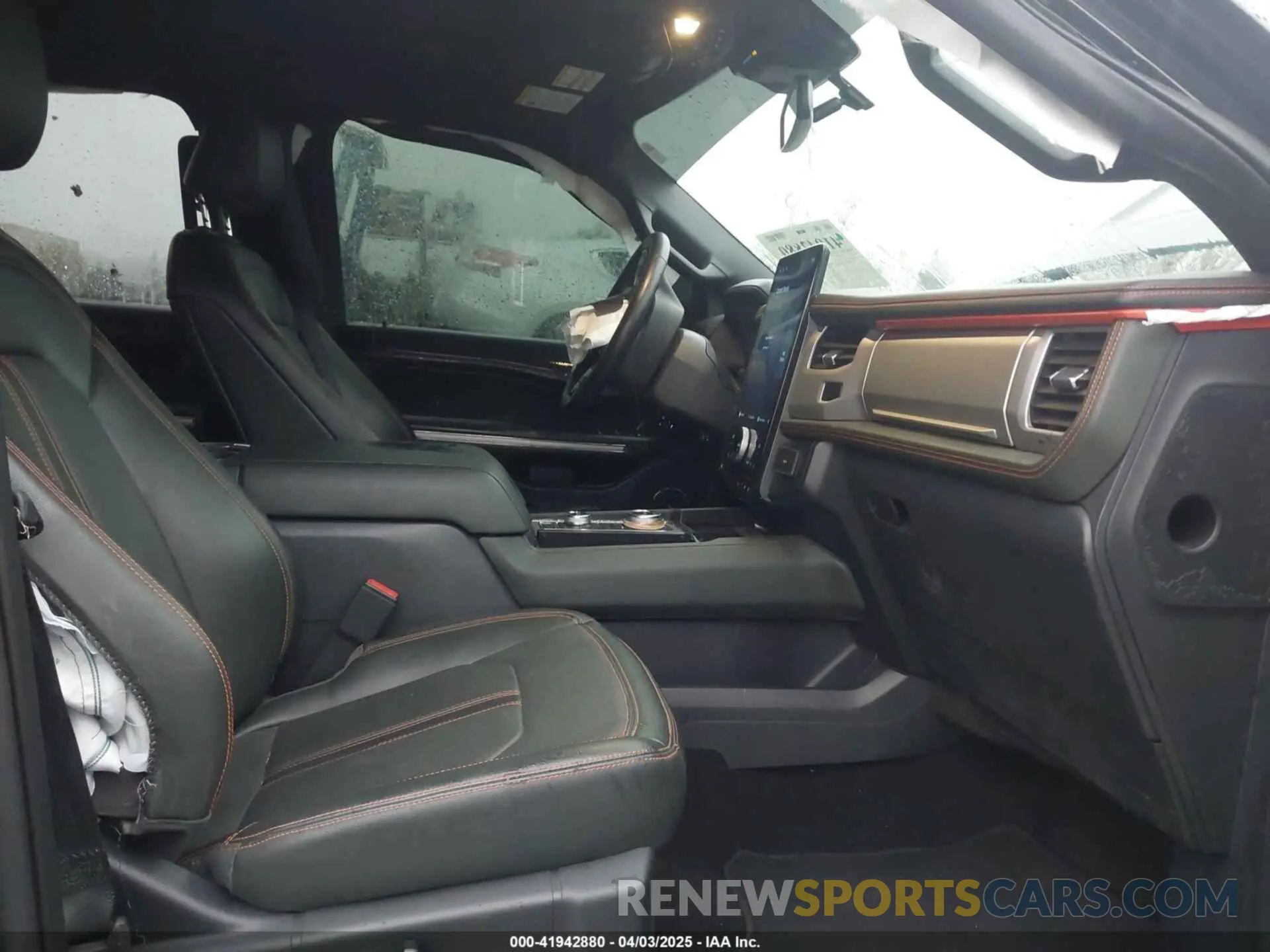 5 fotografías del automóvil dañado 1FMJU1RT2NEA18033 FORD EXPEDITION 2022