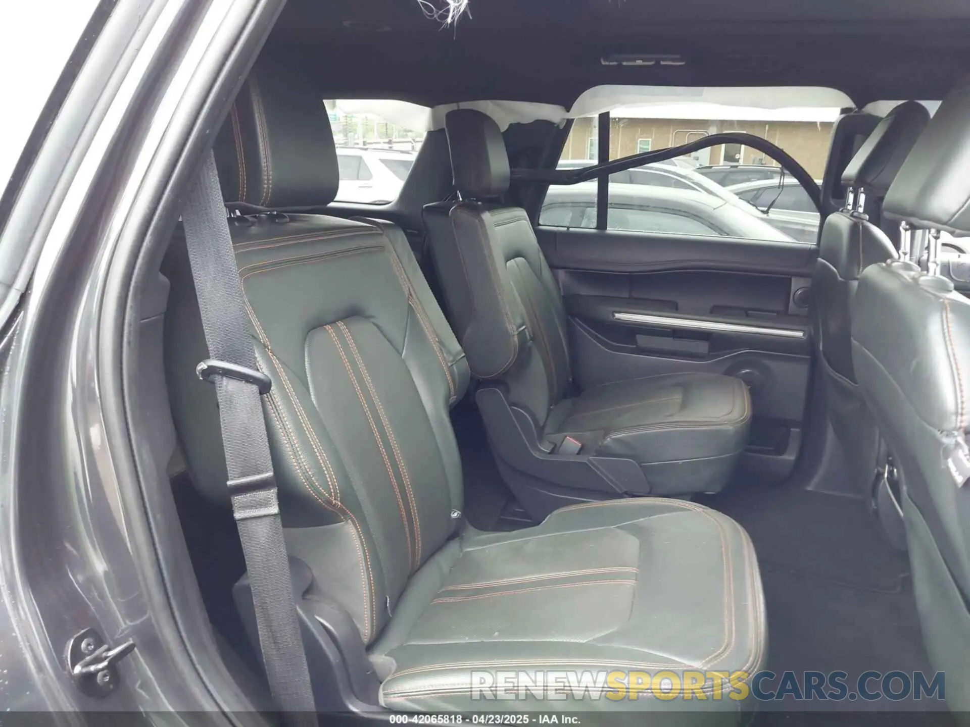 8 fotografías del automóvil dañado 1FMJU1RT5NEA03879 FORD EXPEDITION 2022