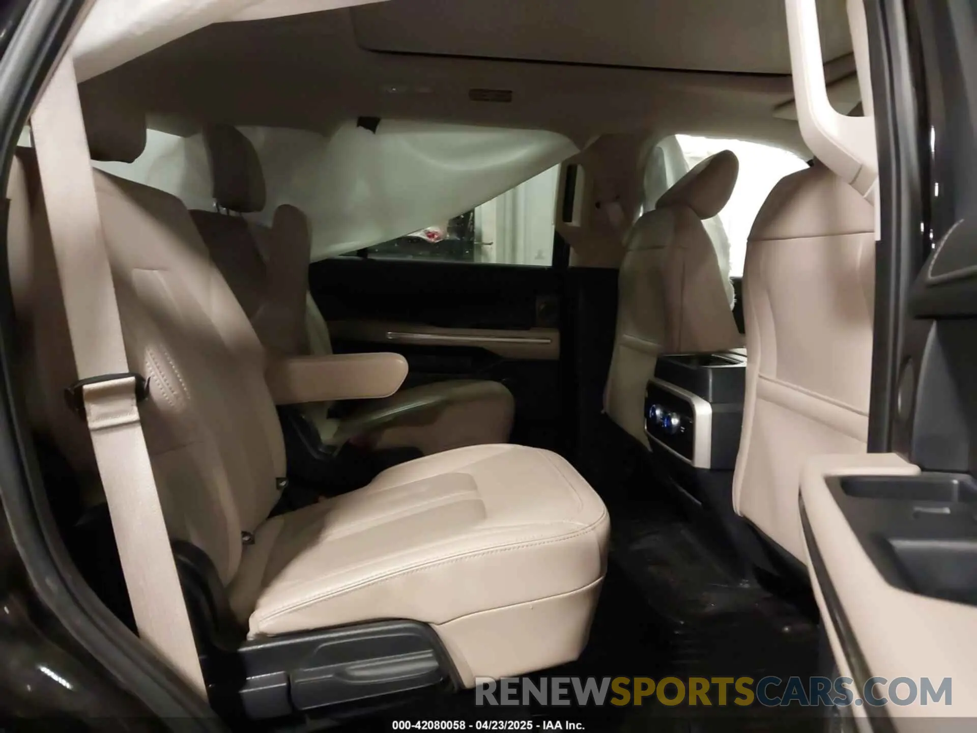 8 fotografías del automóvil dañado 1FMJU2AT6NEA59203 FORD EXPEDITION 2022