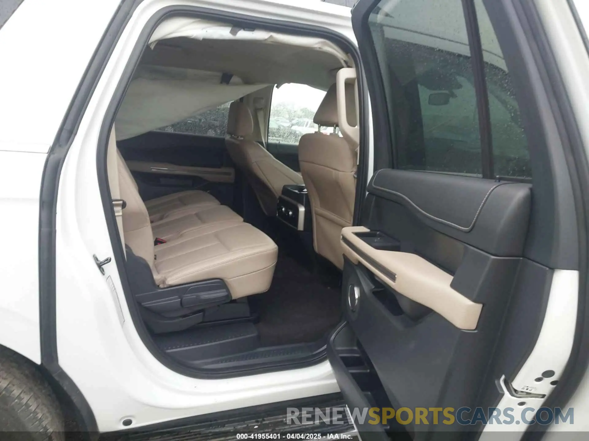 8 fotografías del automóvil dañado 1FMJK1H82PEA03828 FORD EXPEDITION 2023