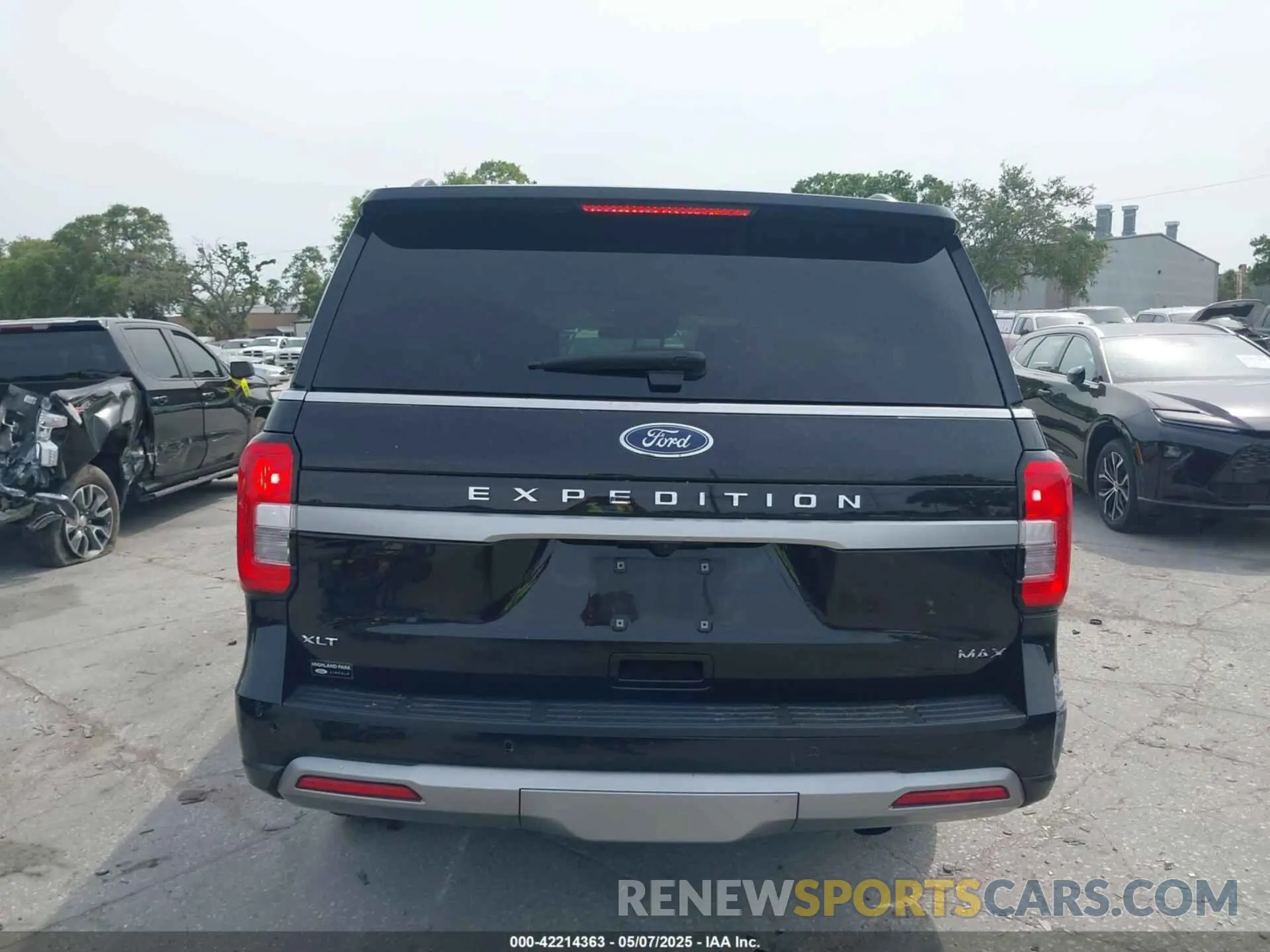 16 fotografías del automóvil dañado 1FMJK1J81PEA03636 FORD EXPEDITION 2023