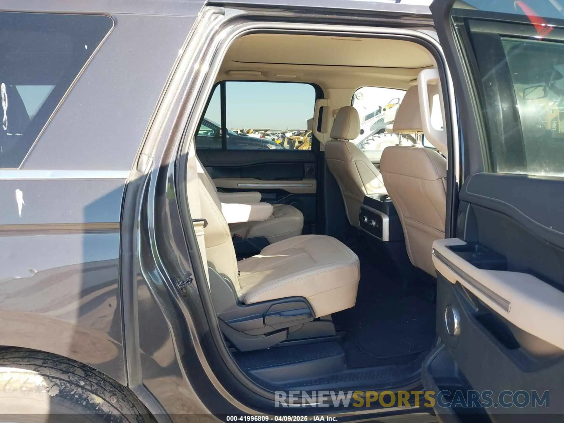 8 fotografías del automóvil dañado 1FMJK1K81PEA61065 FORD EXPEDITION 2023