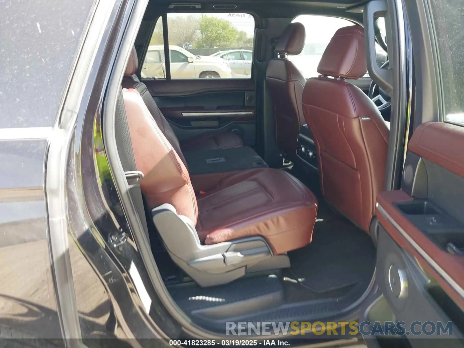 8 fotografías del automóvil dañado 1FMJK1K82PEA12358 FORD EXPEDITION 2023
