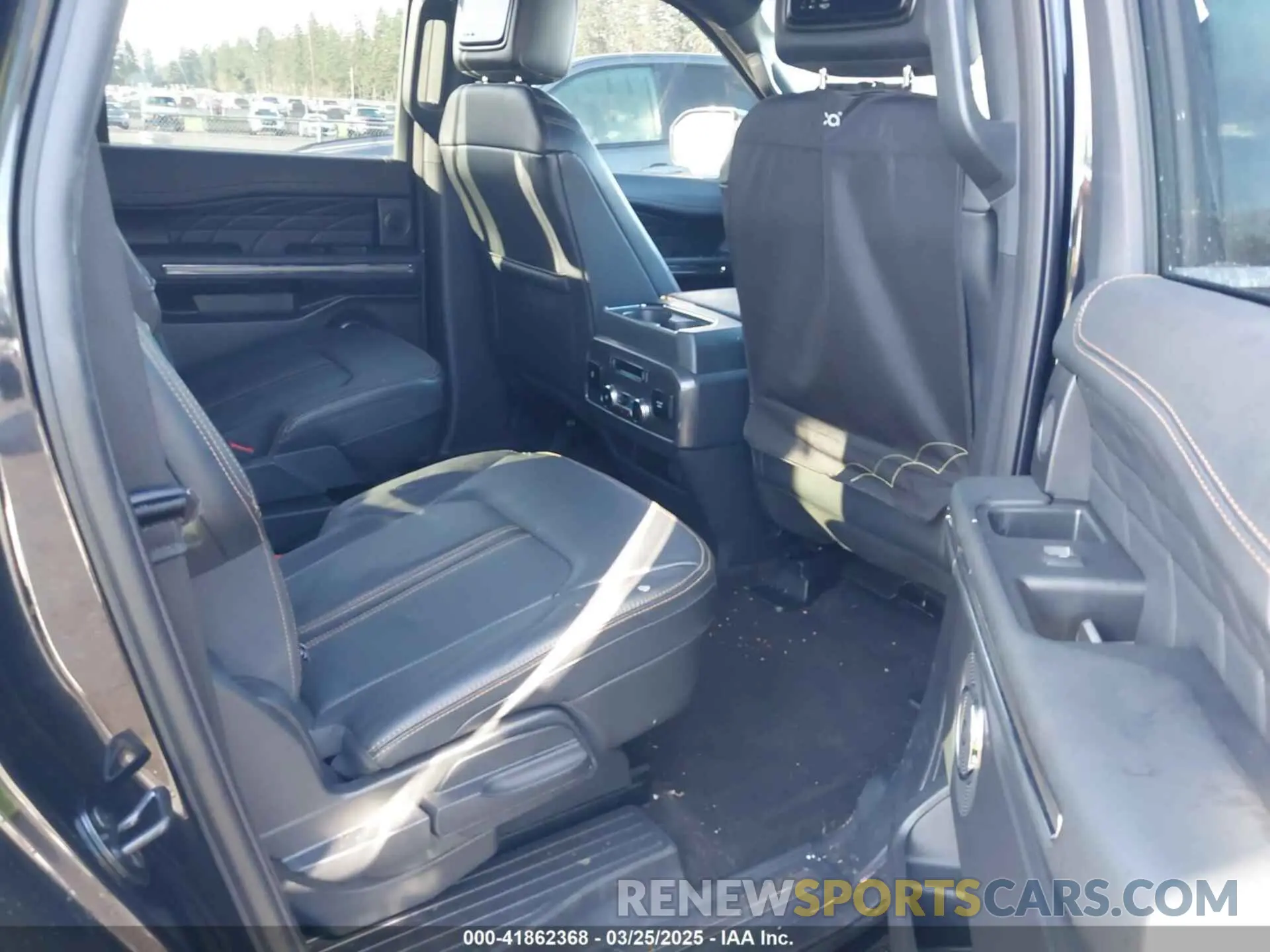 8 fotografías del automóvil dañado 1FMJK1M82PEA46362 FORD EXPEDITION 2023