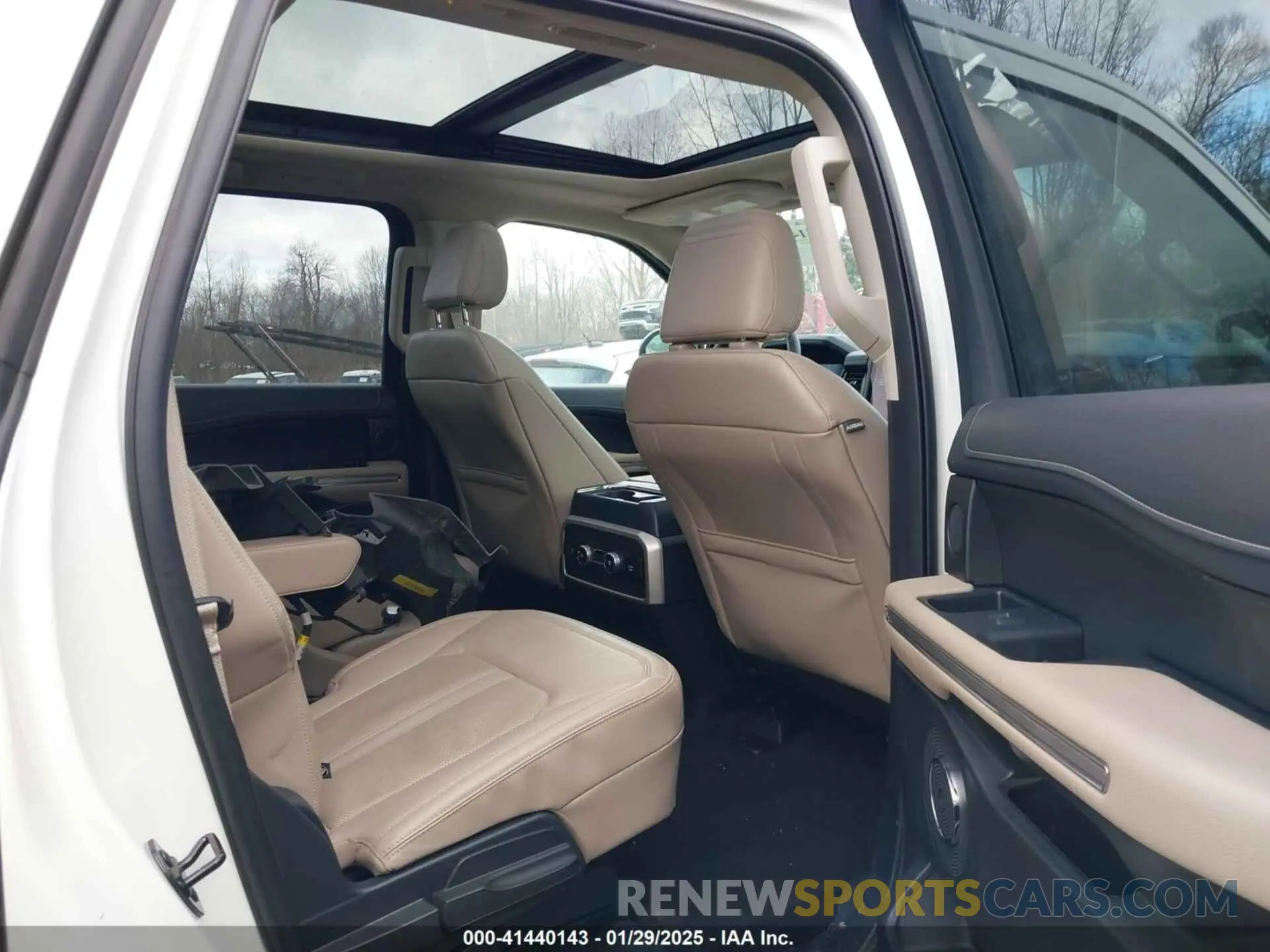 8 fotografías del automóvil dañado 1FMJK2A82PEA25893 FORD EXPEDITION 2023