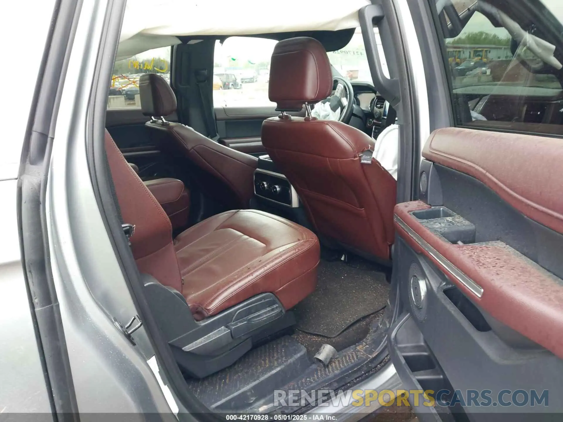 8 fotografías del automóvil dañado 1FMJK2A87PEA48229 FORD EXPEDITION 2023