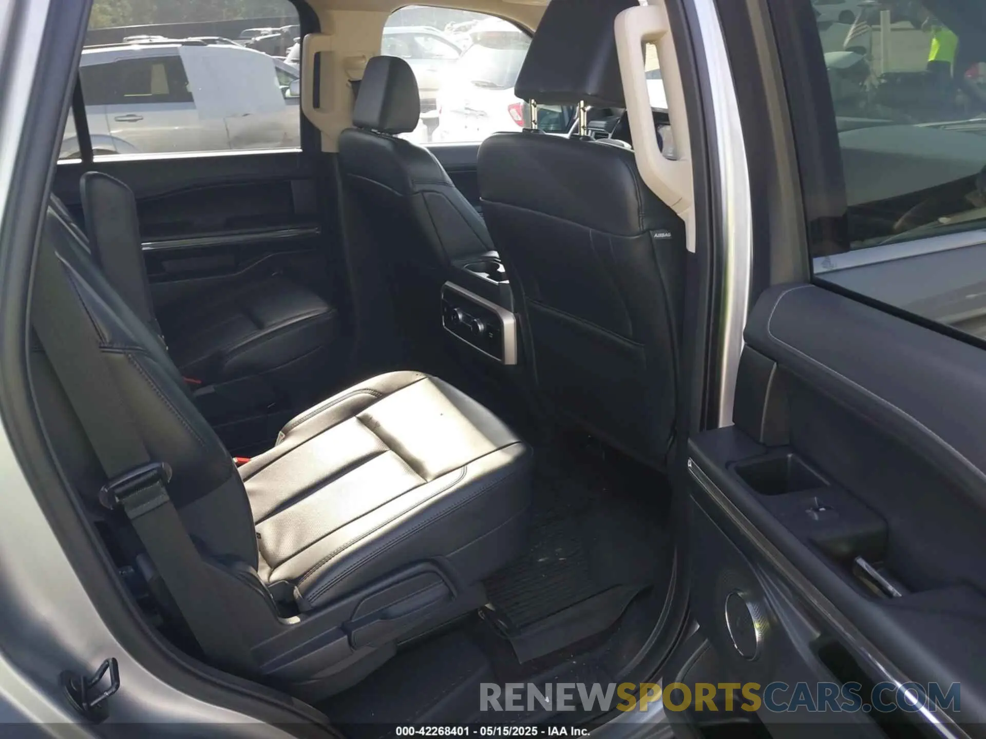8 fotografías del automóvil dañado 1FMJU1H87PEA08145 FORD EXPEDITION 2023