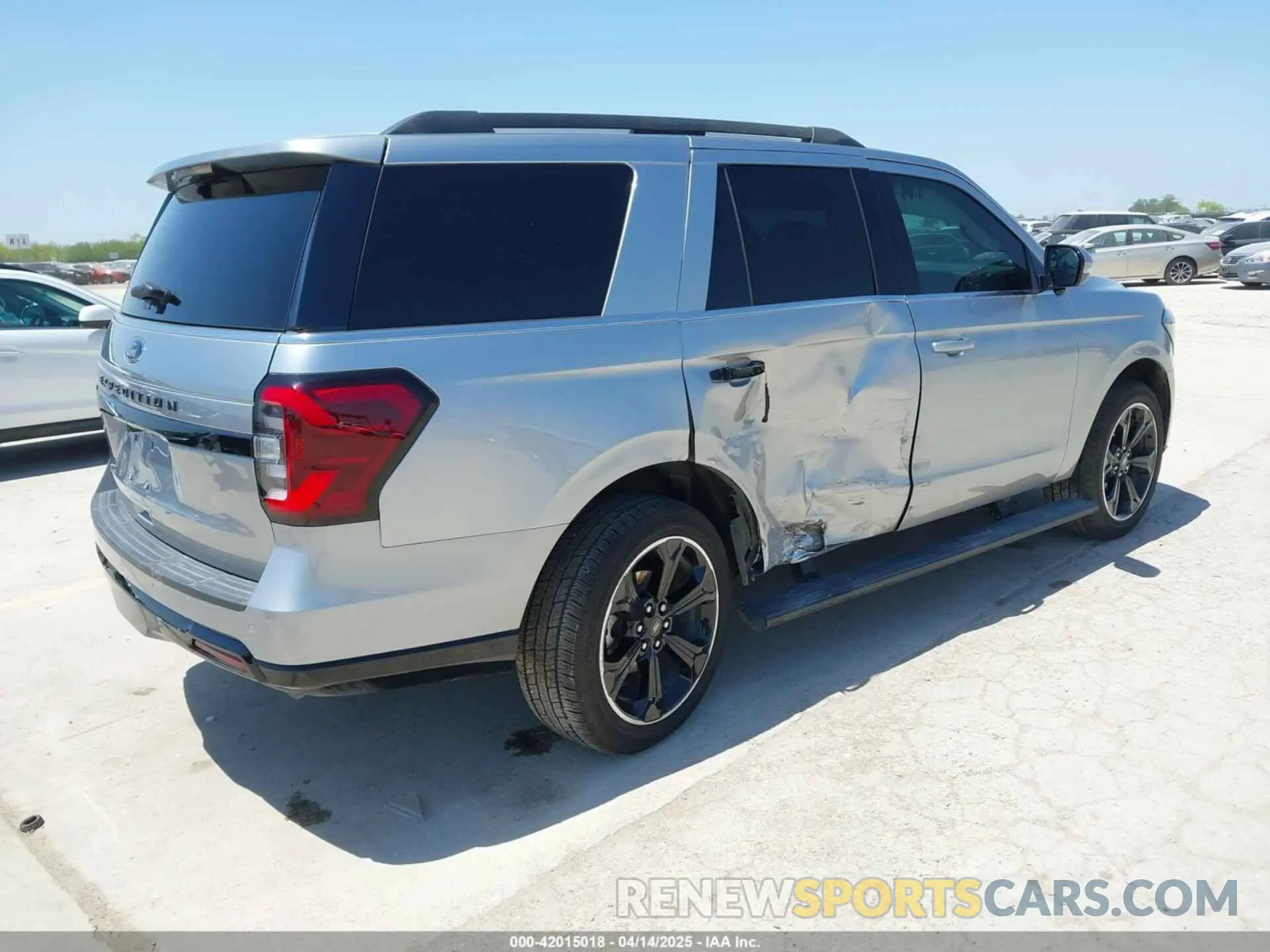 4 fotografías del automóvil dañado 1FMJU1K87PEA60836 FORD EXPEDITION 2023