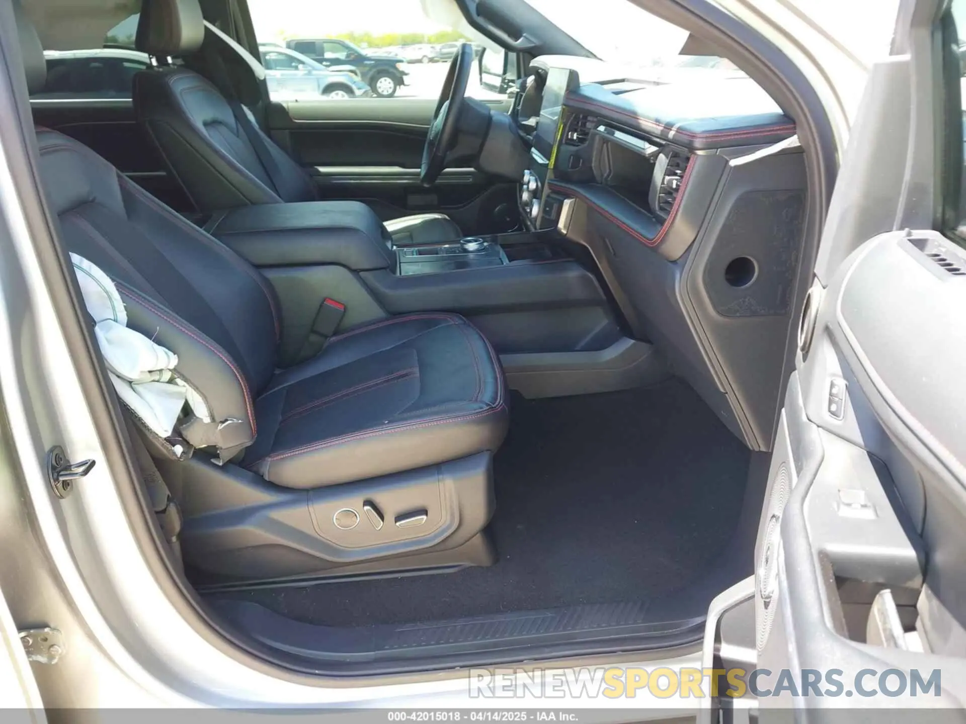 5 fotografías del automóvil dañado 1FMJU1K87PEA60836 FORD EXPEDITION 2023