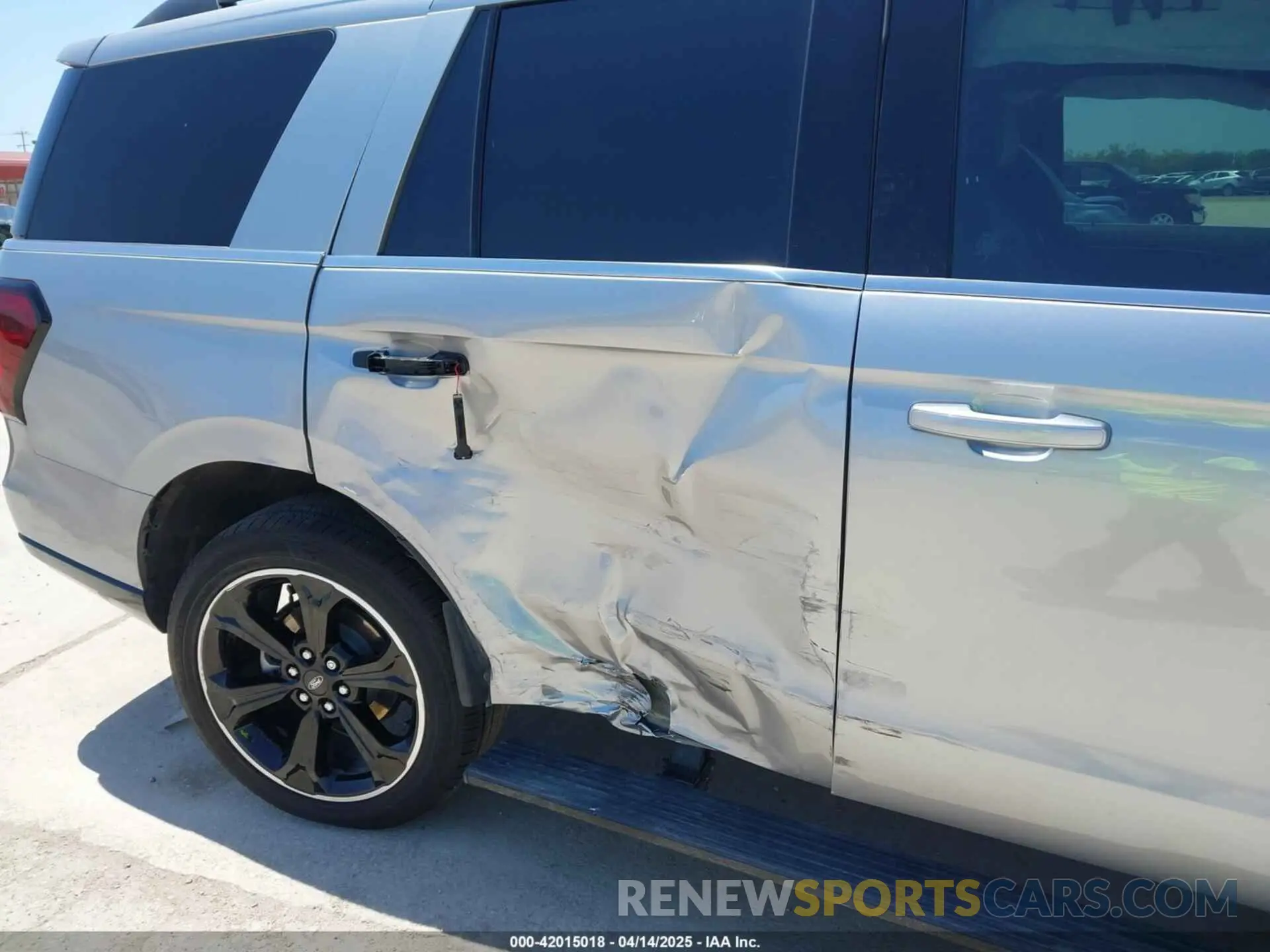 6 fotografías del automóvil dañado 1FMJU1K87PEA60836 FORD EXPEDITION 2023