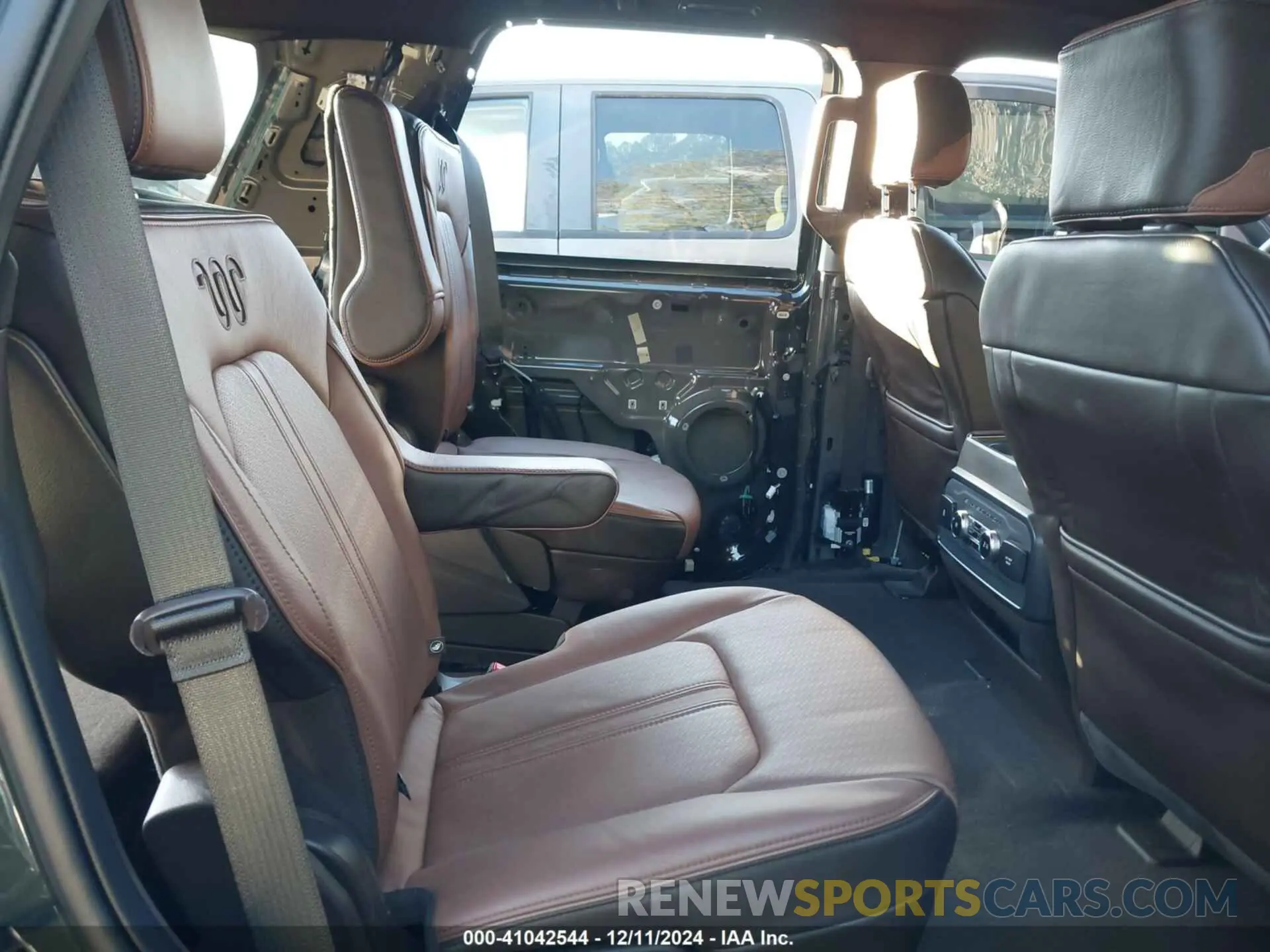 8 fotografías del automóvil dañado 1FMJU1N86PEA24308 FORD EXPEDITION 2023