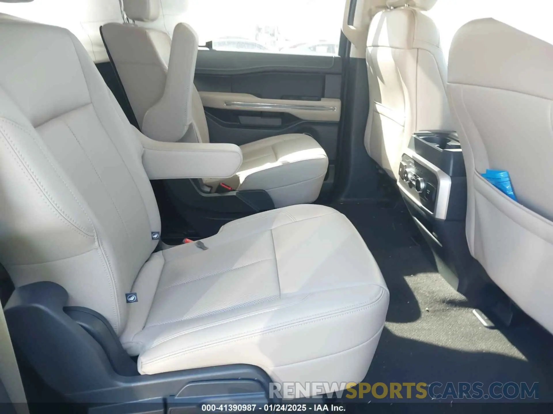 8 fotografías del automóvil dañado 1FMJK1H87REA31577 FORD EXPEDITION 2024