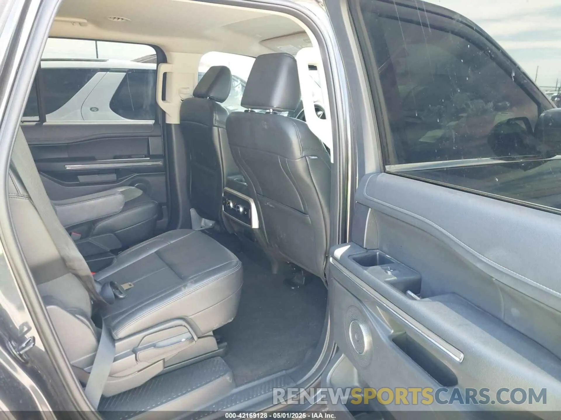 8 fotografías del automóvil dañado 1FMJK1H87REA37010 FORD EXPEDITION 2024