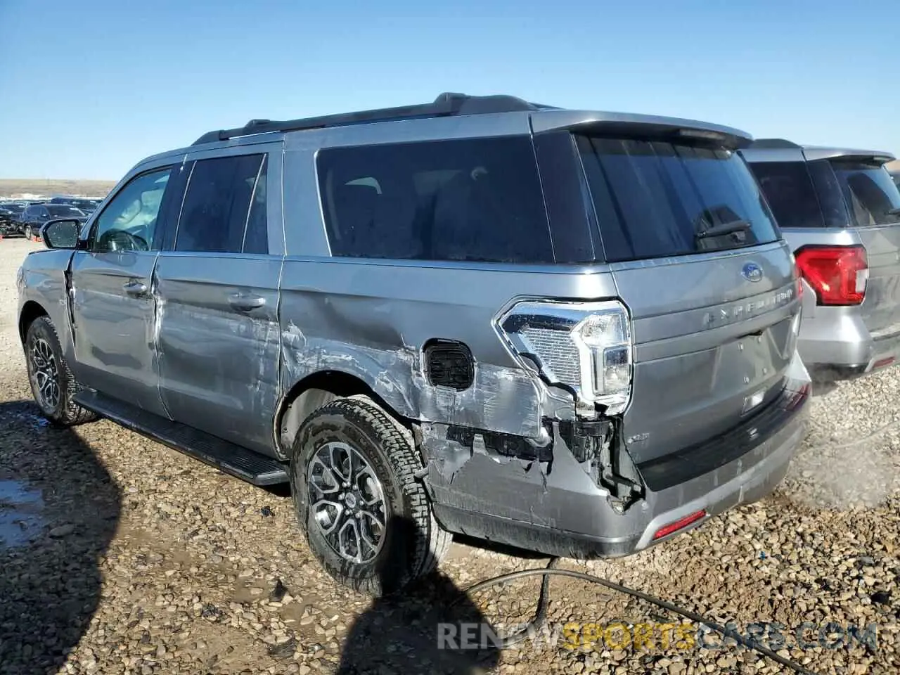 2 fotografías del automóvil dañado 1FMJK1J81REA10010 FORD EXPEDITION 2024