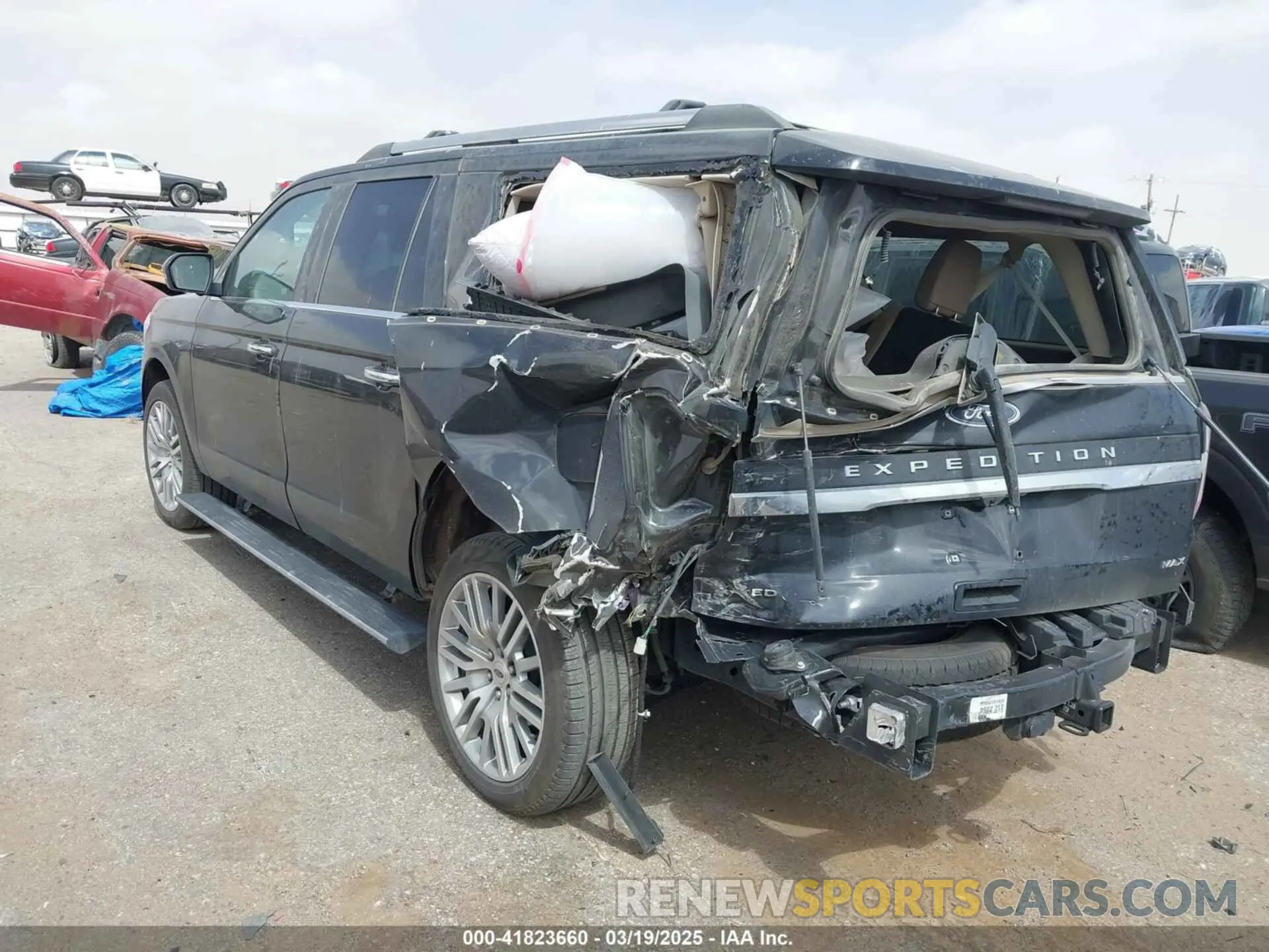 3 fotografías del automóvil dañado 1FMJK1K80REB13840 FORD EXPEDITION 2024