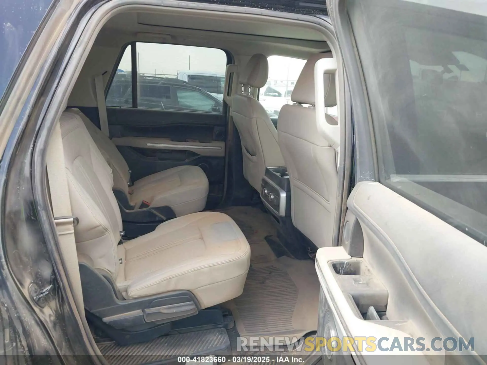8 fotografías del automóvil dañado 1FMJK1K80REB13840 FORD EXPEDITION 2024