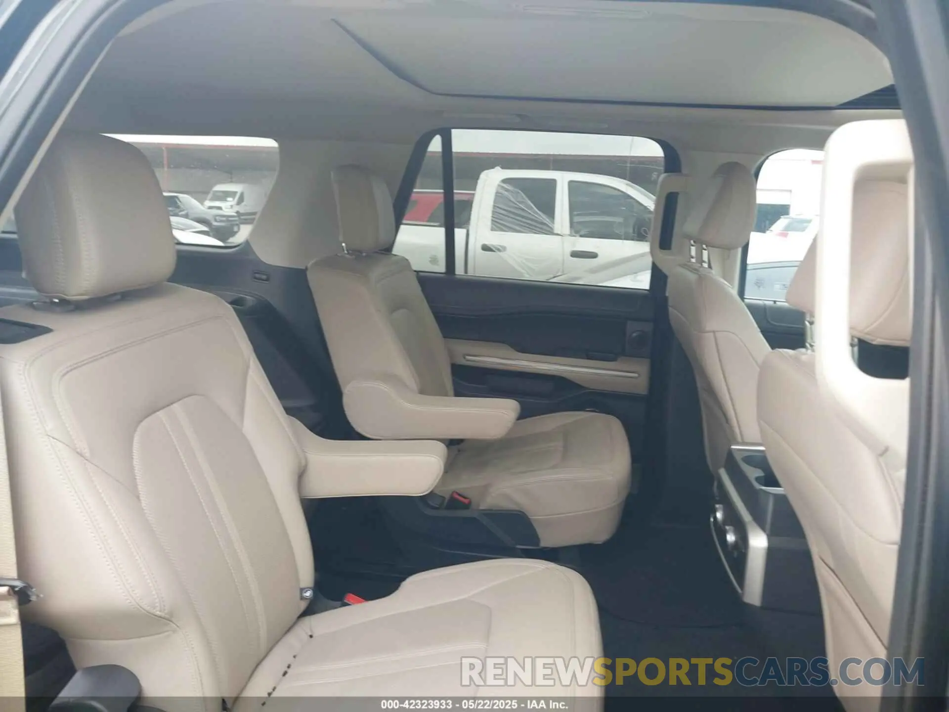 8 fotografías del automóvil dañado 1FMJK1K85REA27570 FORD EXPEDITION 2024