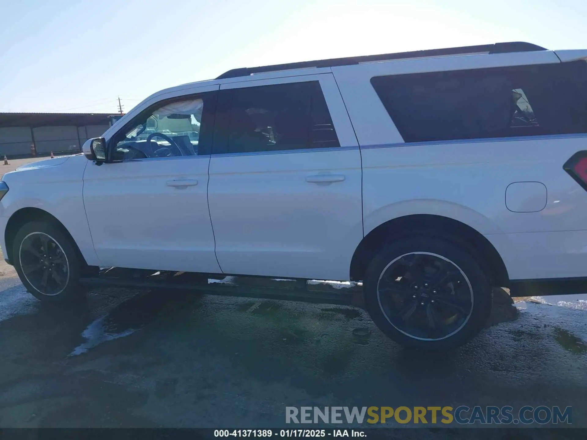 14 fotografías del automóvil dañado 1FMJK2A81REA80001 FORD EXPEDITION 2024