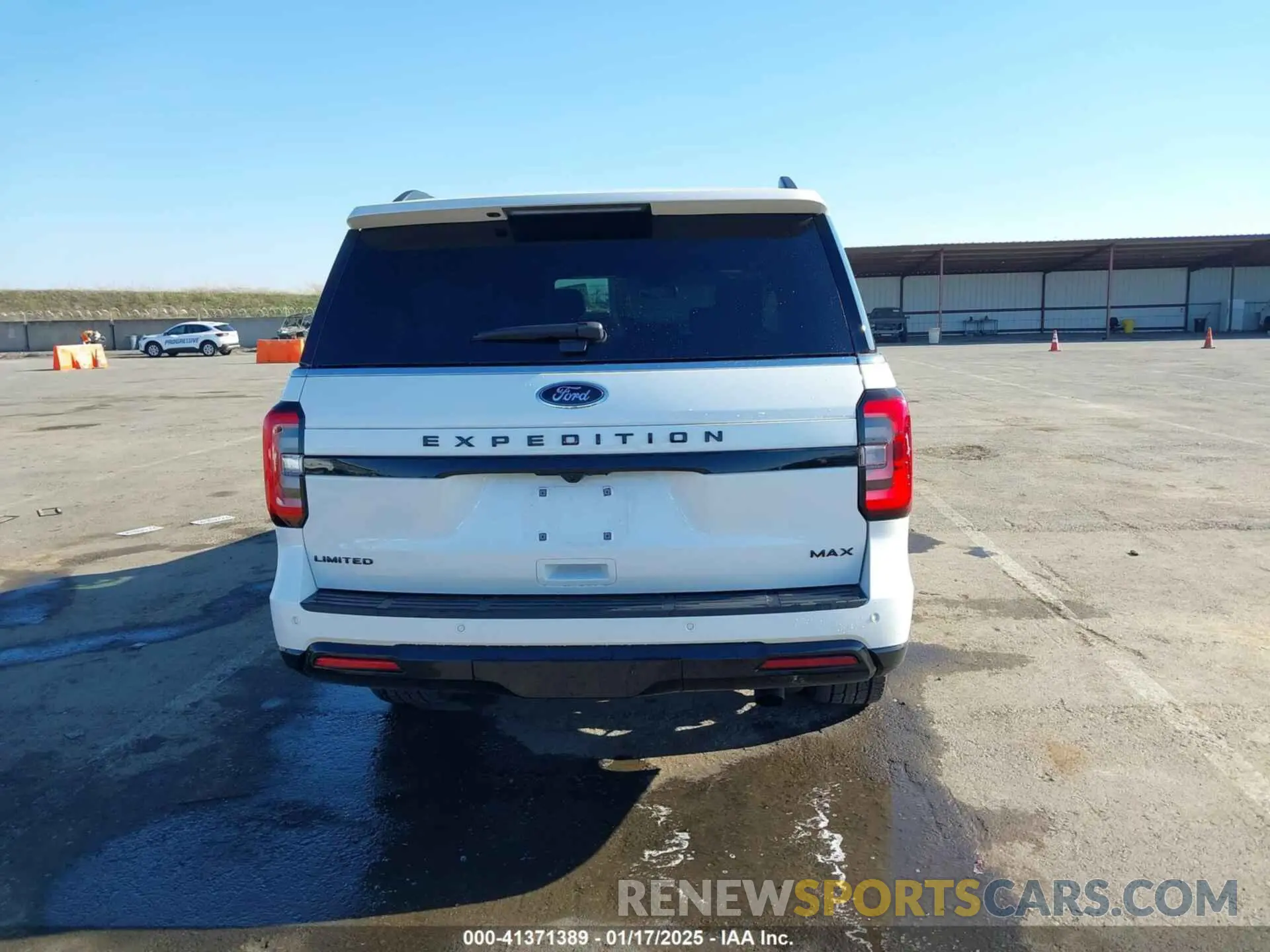 16 fotografías del automóvil dañado 1FMJK2A81REA80001 FORD EXPEDITION 2024