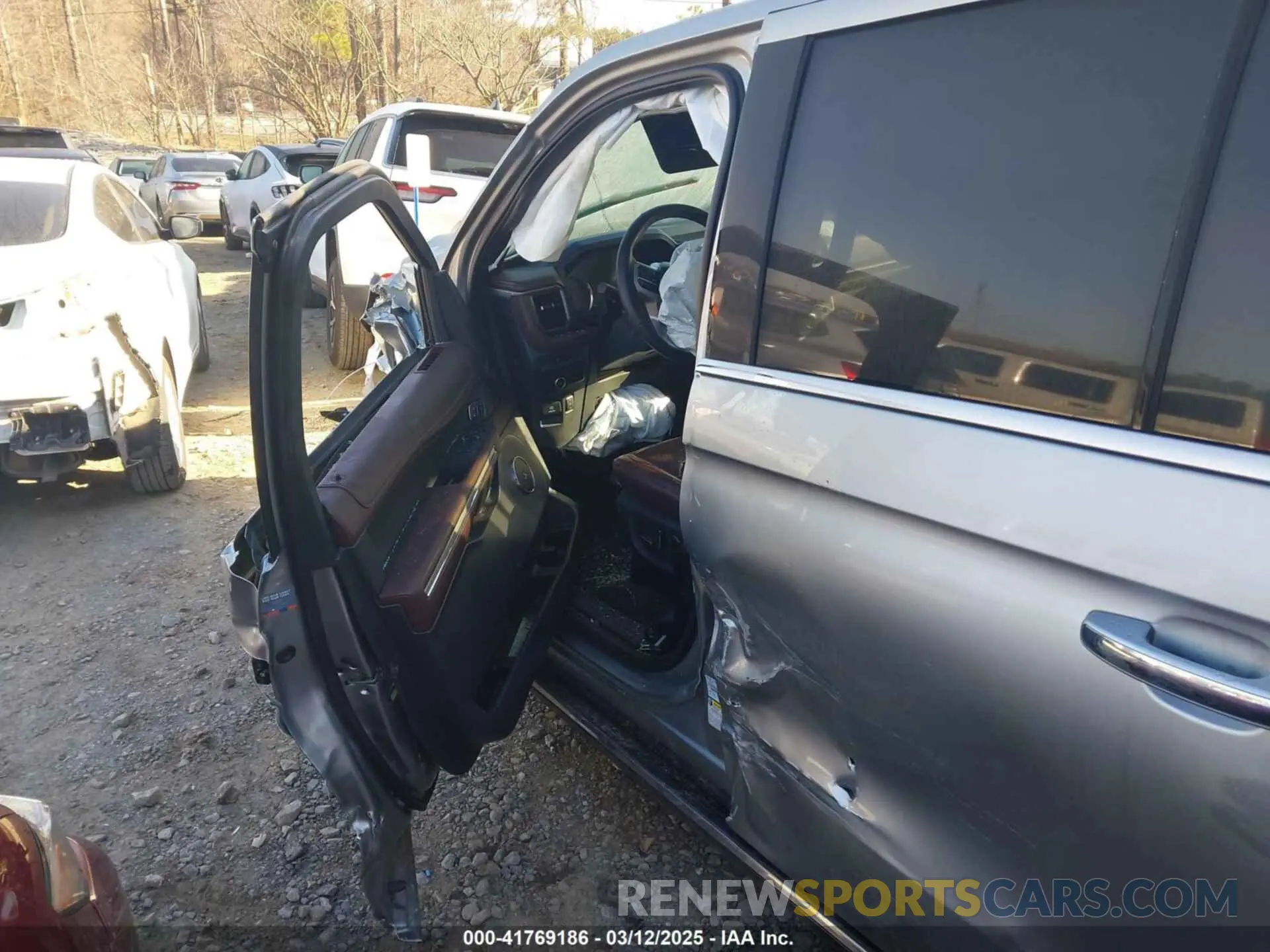 17 fotografías del automóvil dañado 1FMJK2A89REA38160 FORD EXPEDITION 2024