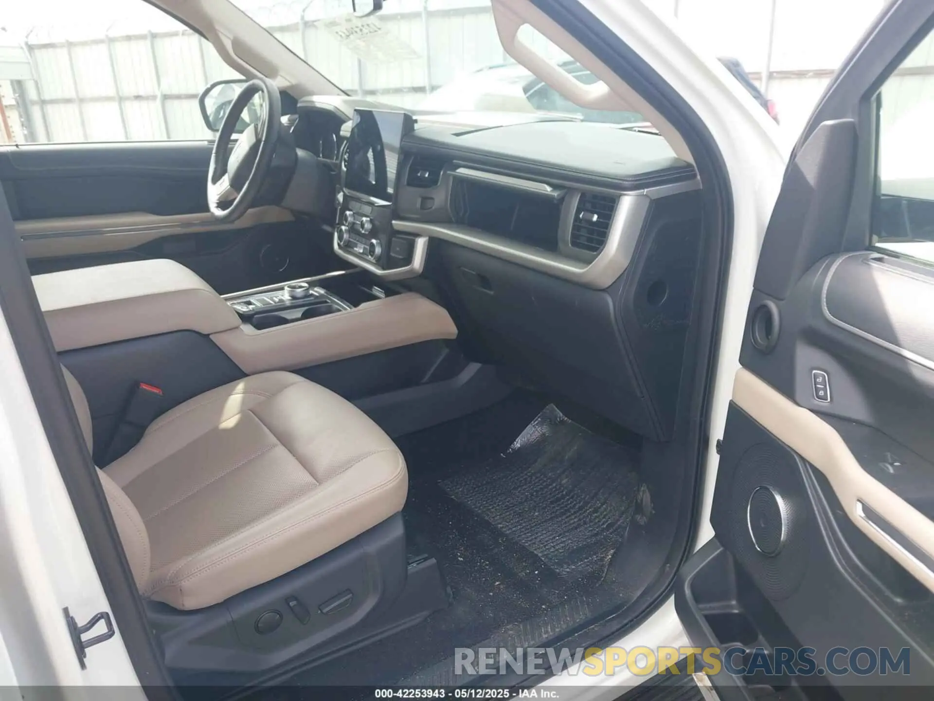 5 fotografías del automóvil dañado 1FMJU1H87REA59678 FORD EXPEDITION 2024