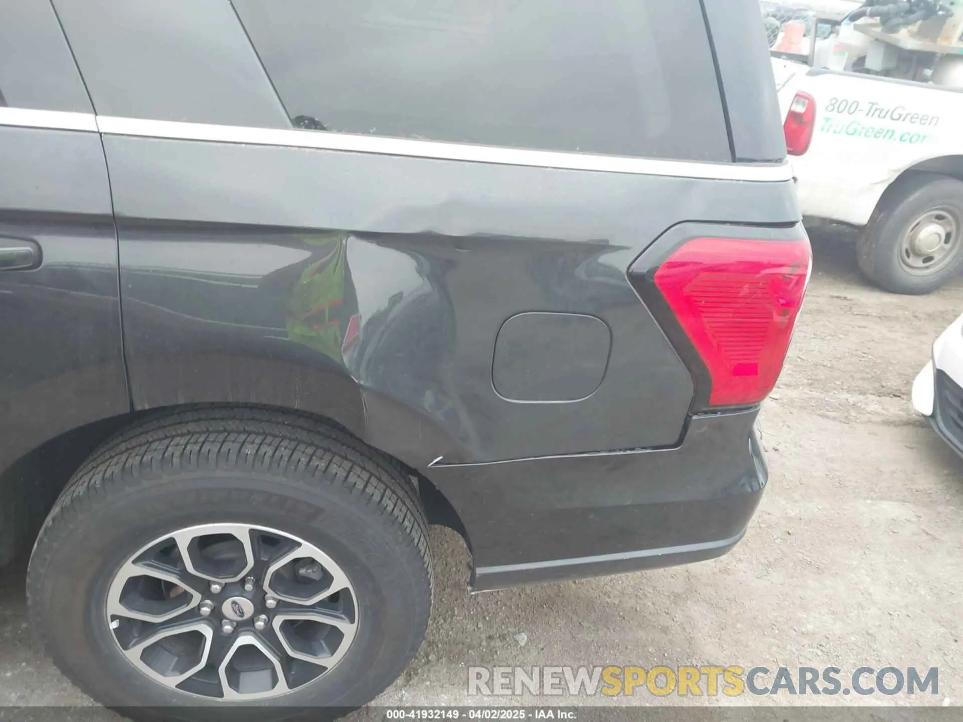 17 fotografías del automóvil dañado 1FMJU1J81REA43051 FORD EXPEDITION 2024