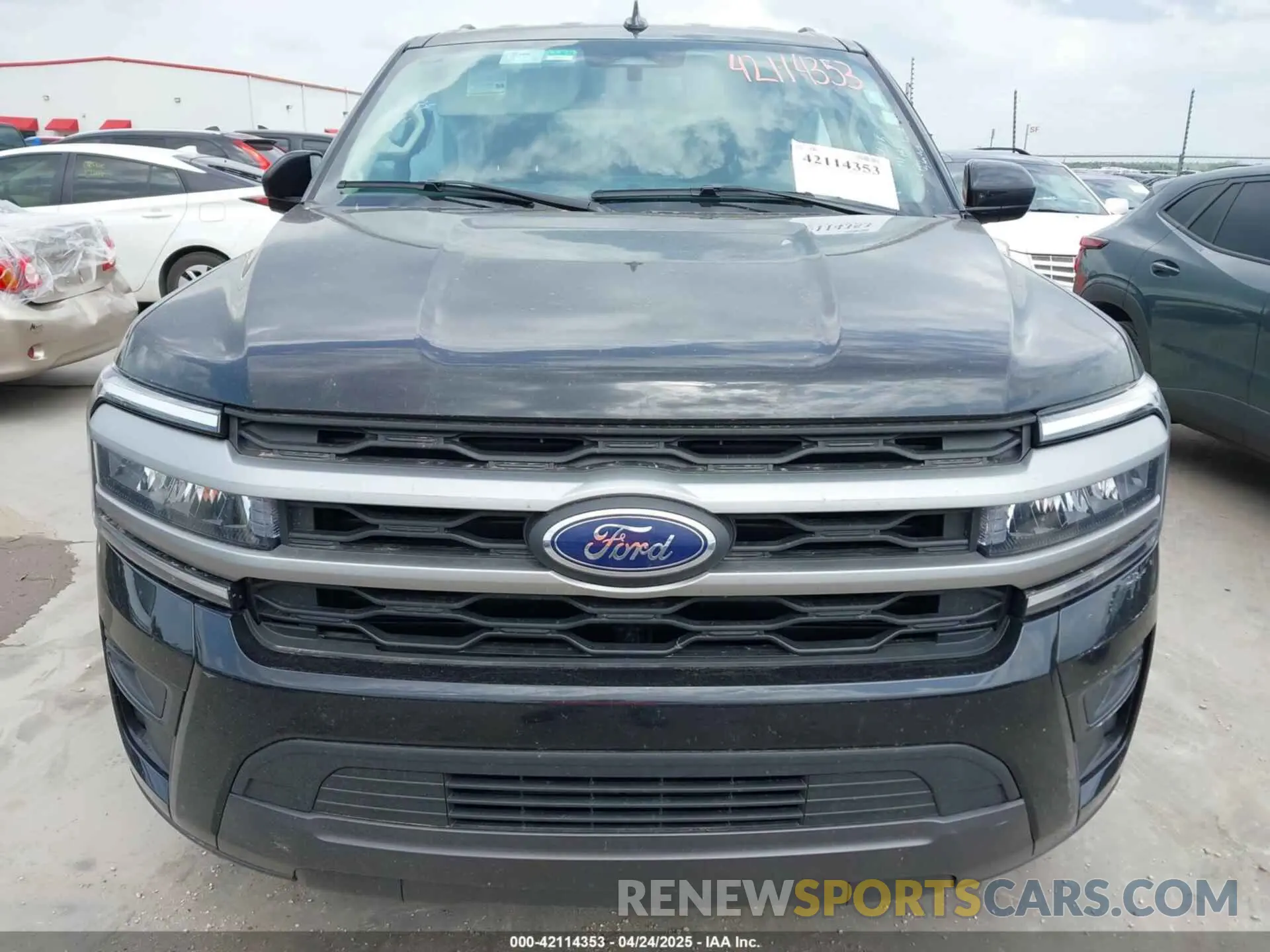 12 fotografías del automóvil dañado 1FMJU1J8XREA41234 FORD EXPEDITION 2024