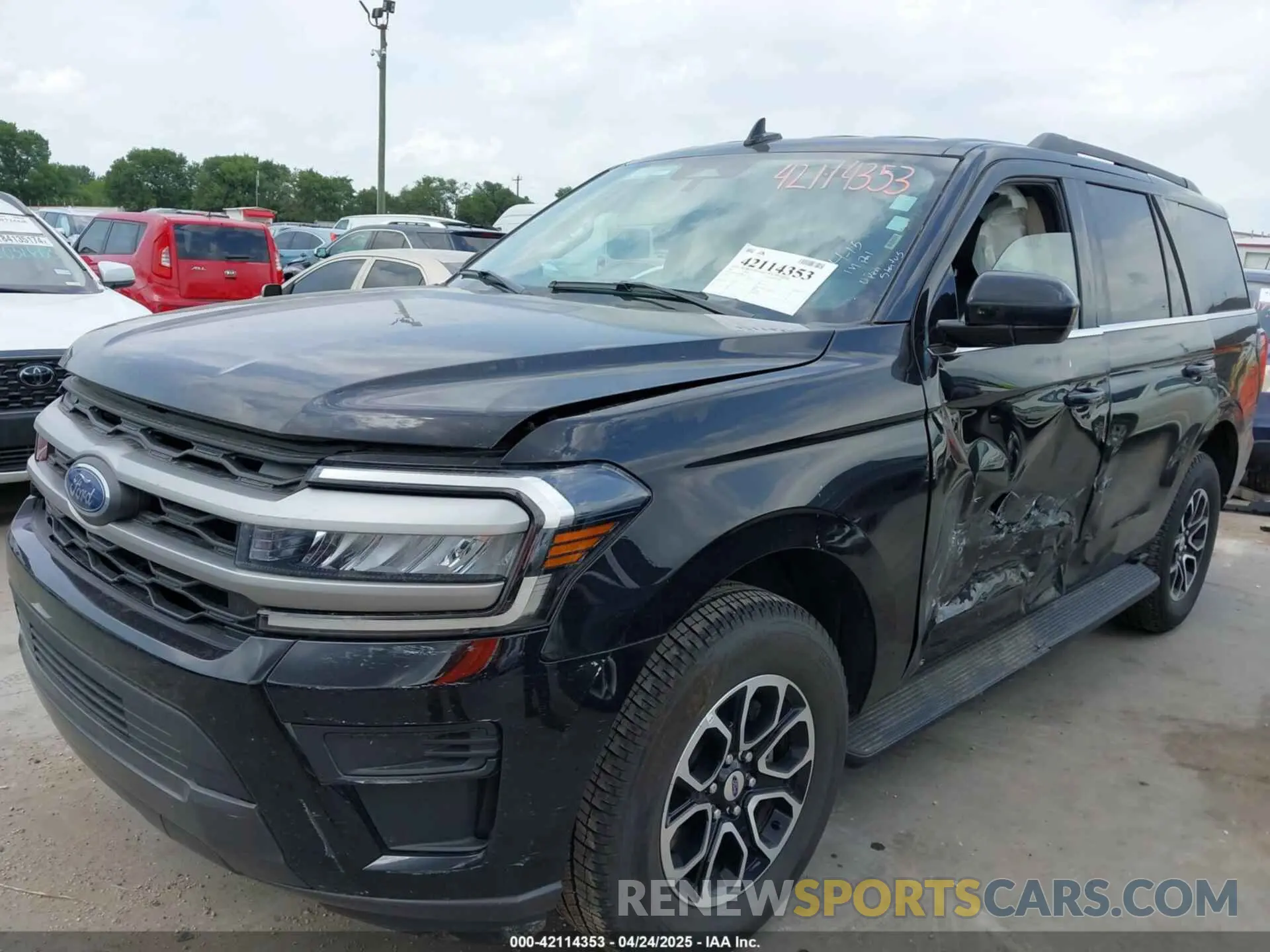 17 fotografías del automóvil dañado 1FMJU1J8XREA41234 FORD EXPEDITION 2024