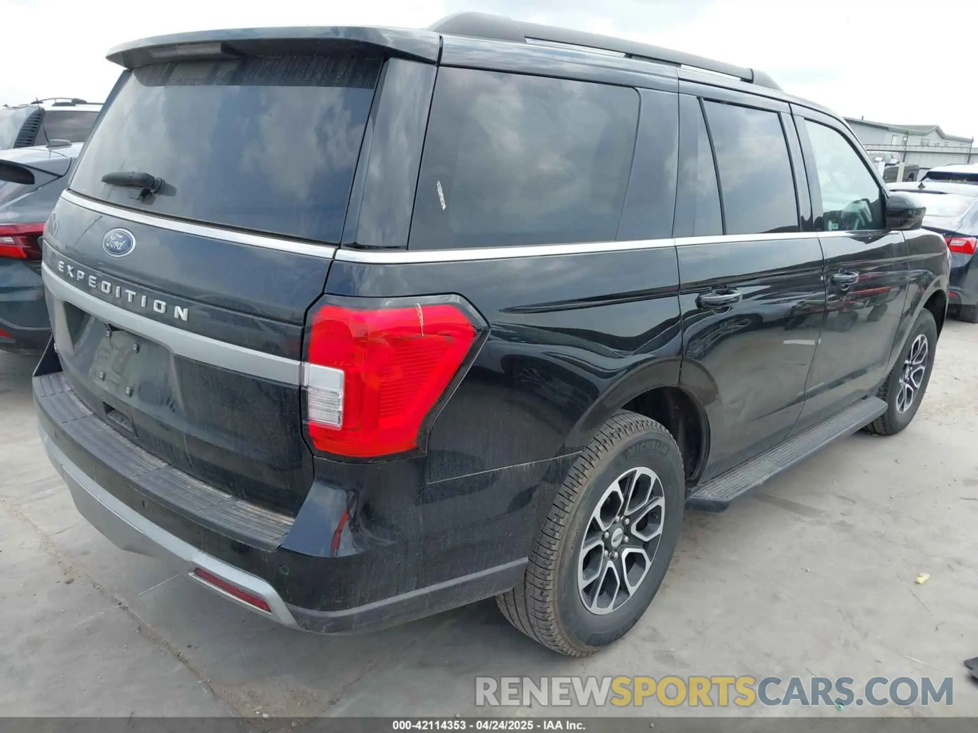 4 fotografías del automóvil dañado 1FMJU1J8XREA41234 FORD EXPEDITION 2024