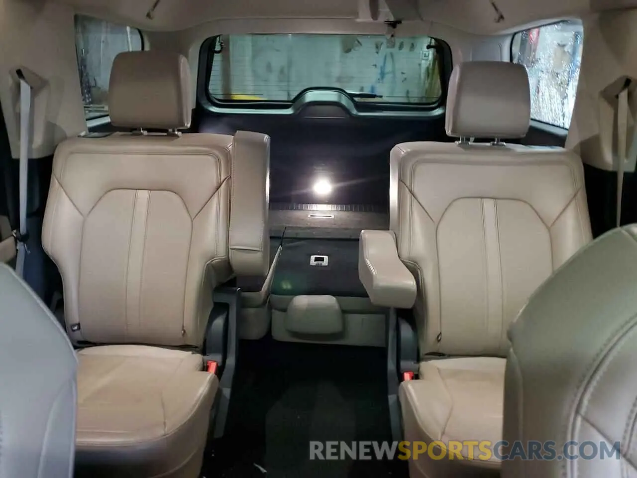 10 fotografías del automóvil dañado 1FMJU1K83REA25911 FORD EXPEDITION 2024