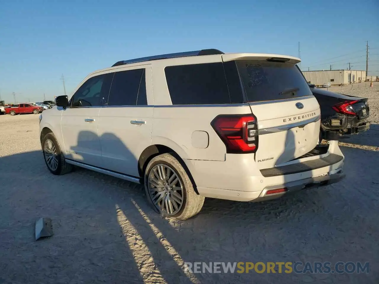 2 fotografías del automóvil dañado 1FMJU1M83REA09916 FORD EXPEDITION 2024