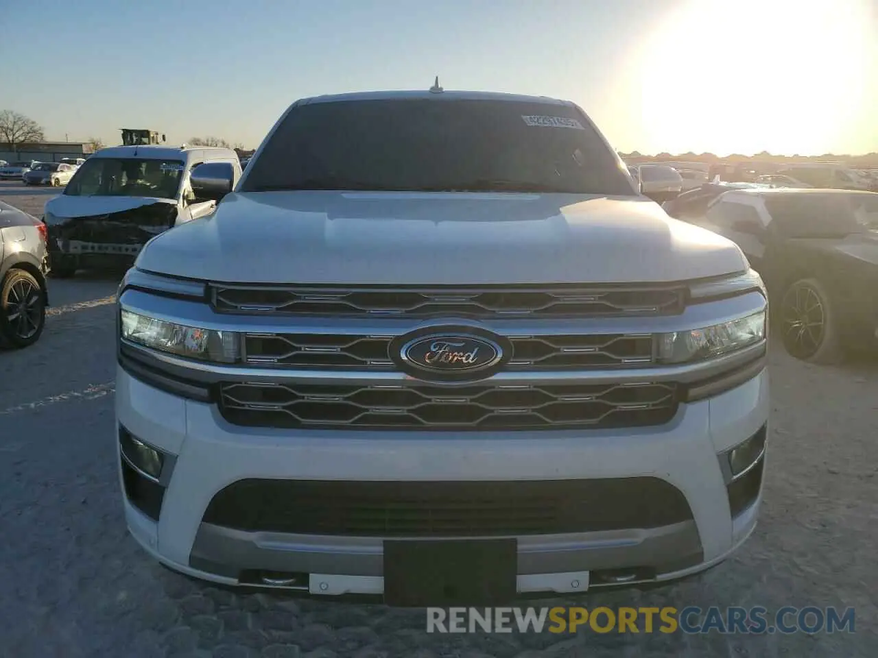 5 fotografías del automóvil dañado 1FMJU1M83REA09916 FORD EXPEDITION 2024
