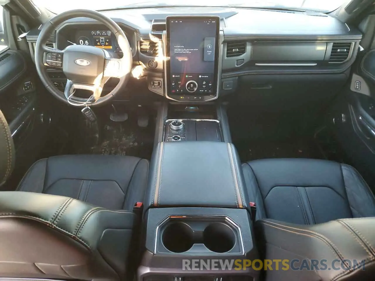 8 fotografías del automóvil dañado 1FMJU1M83REA09916 FORD EXPEDITION 2024