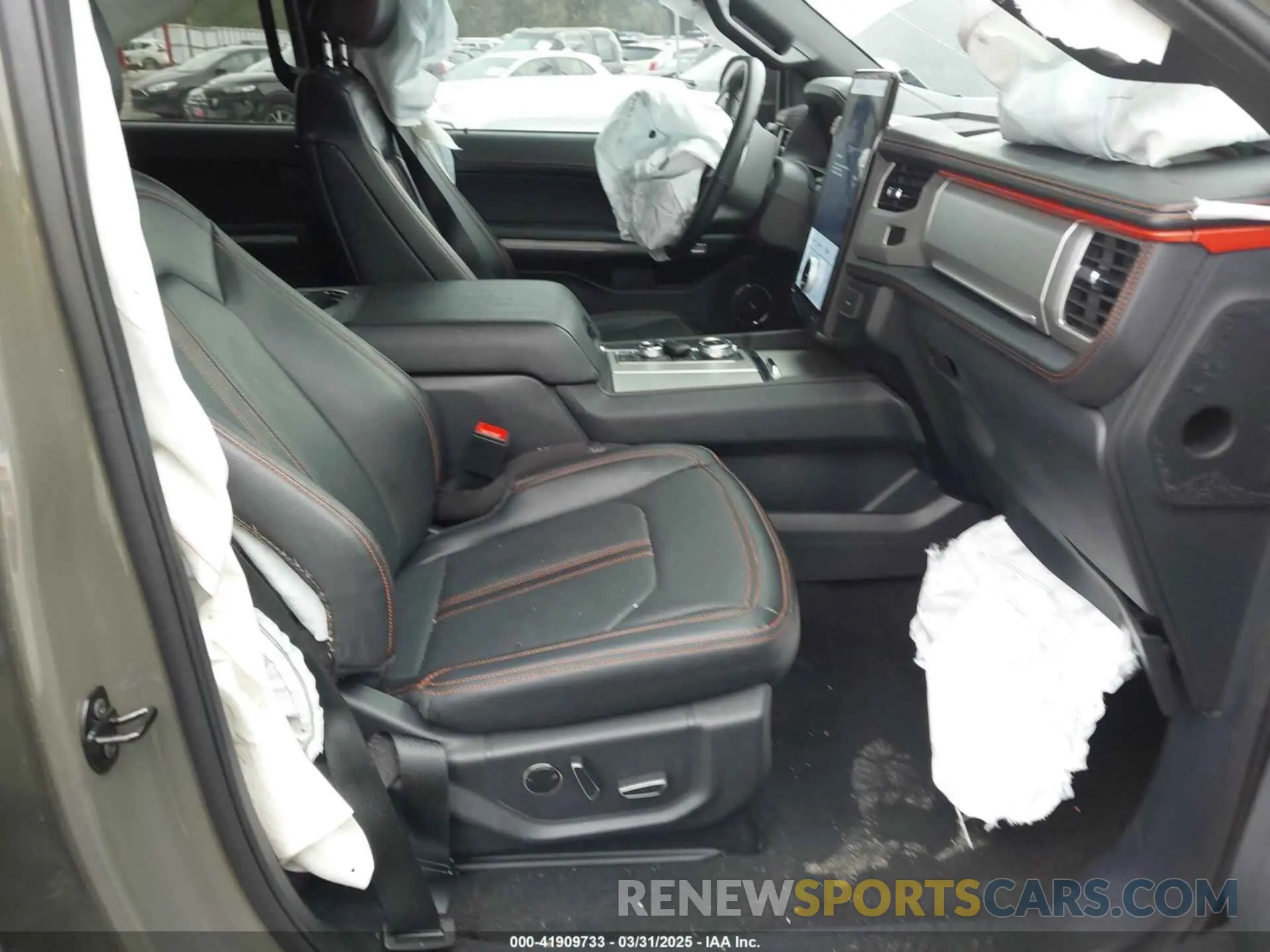5 fotografías del automóvil dañado 1FMJU1RG6REA91947 FORD EXPEDITION 2024