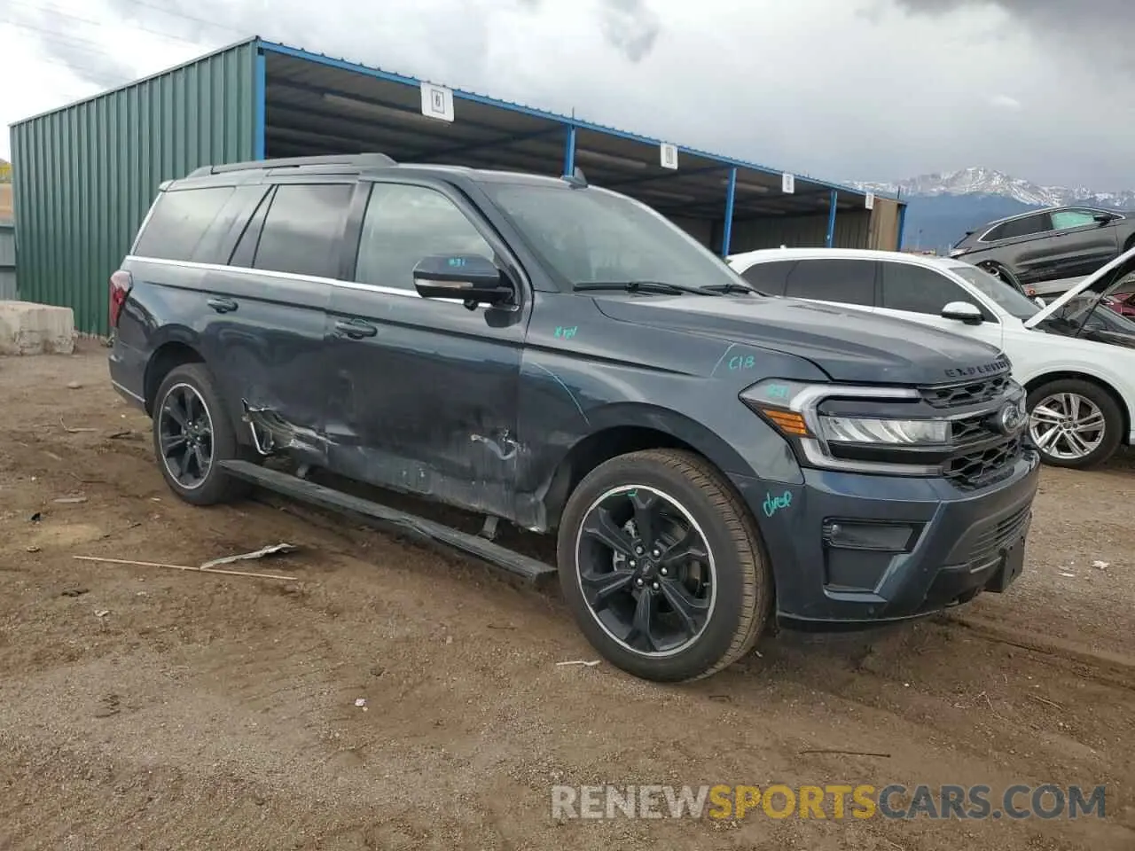 4 fotografías del automóvil dañado 1FMJU2A81REA82227 FORD EXPEDITION 2024