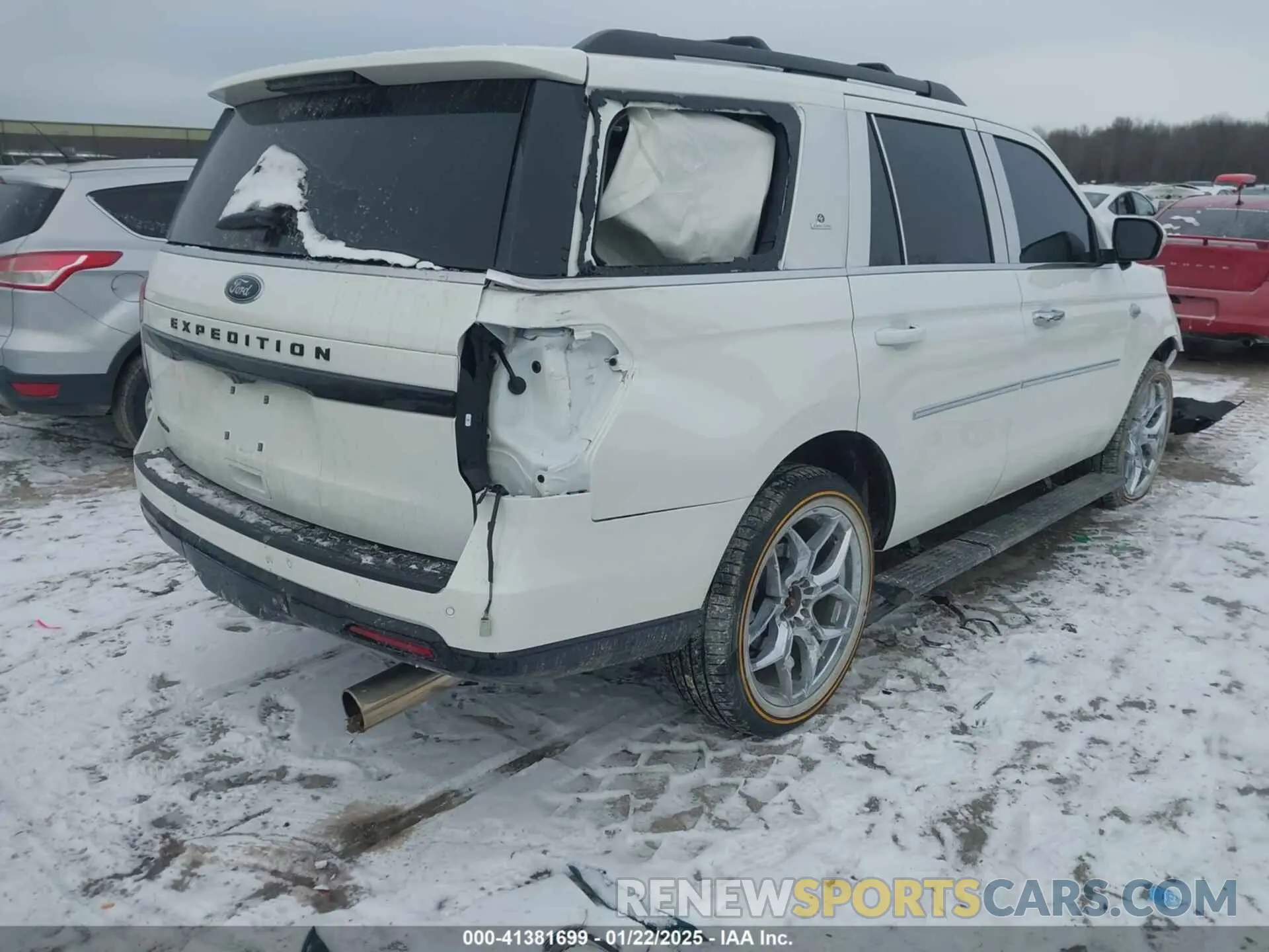 4 fotografías del automóvil dañado 1FMJU2A89REB06337 FORD EXPEDITION 2024