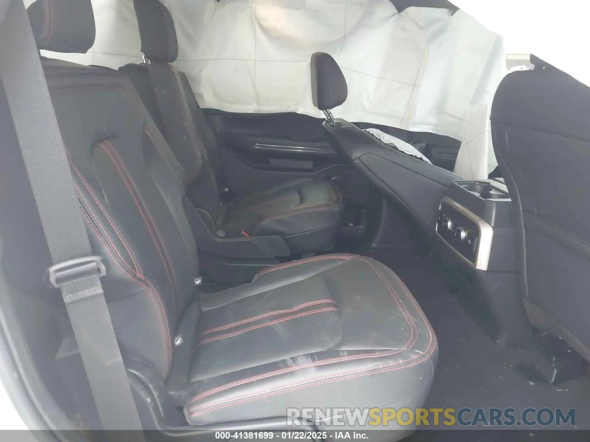 8 fotografías del automóvil dañado 1FMJU2A89REB06337 FORD EXPEDITION 2024