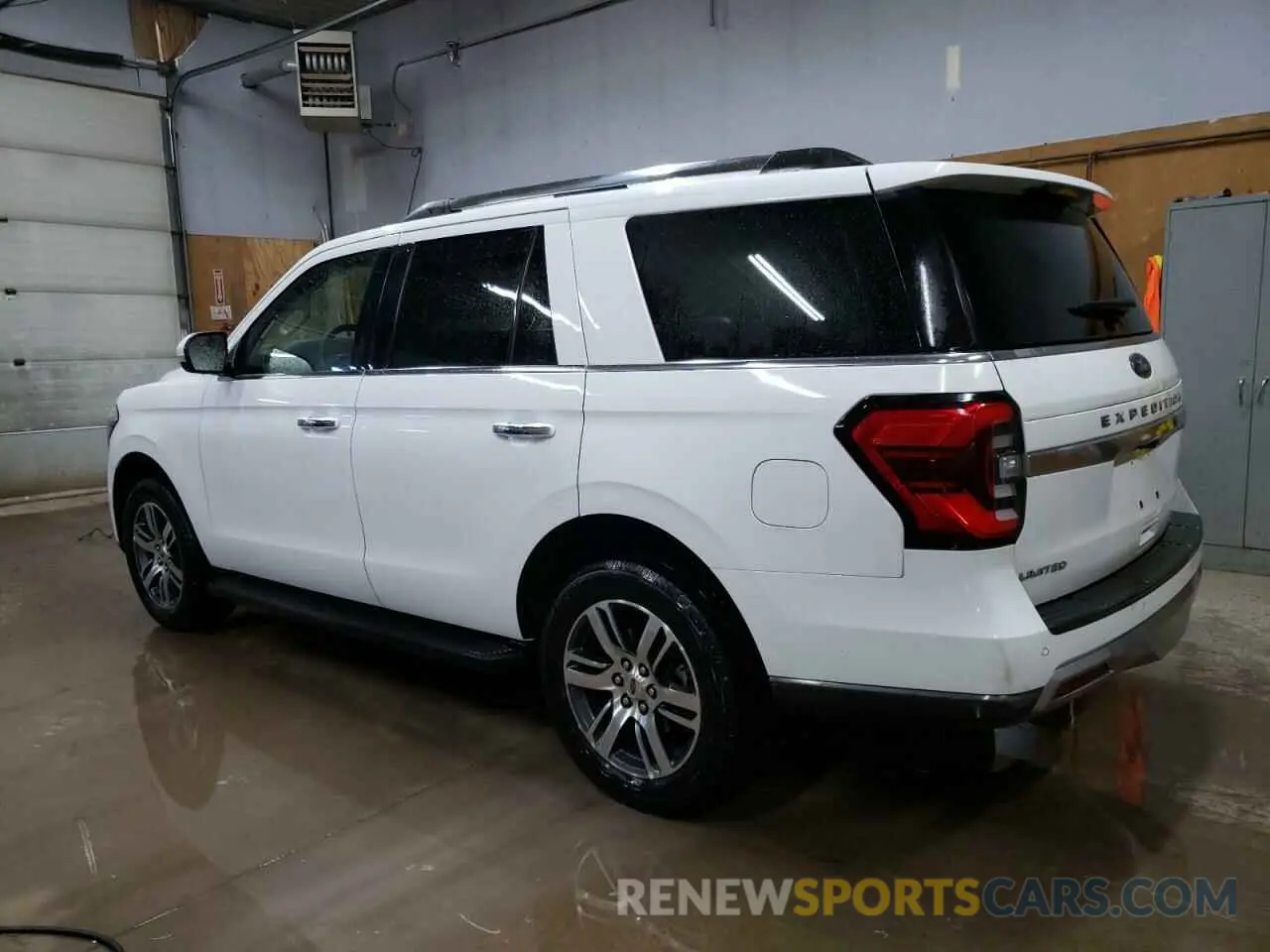 2 fotografías del automóvil dañado 1FMJU2A8XREA65801 FORD EXPEDITION 2024