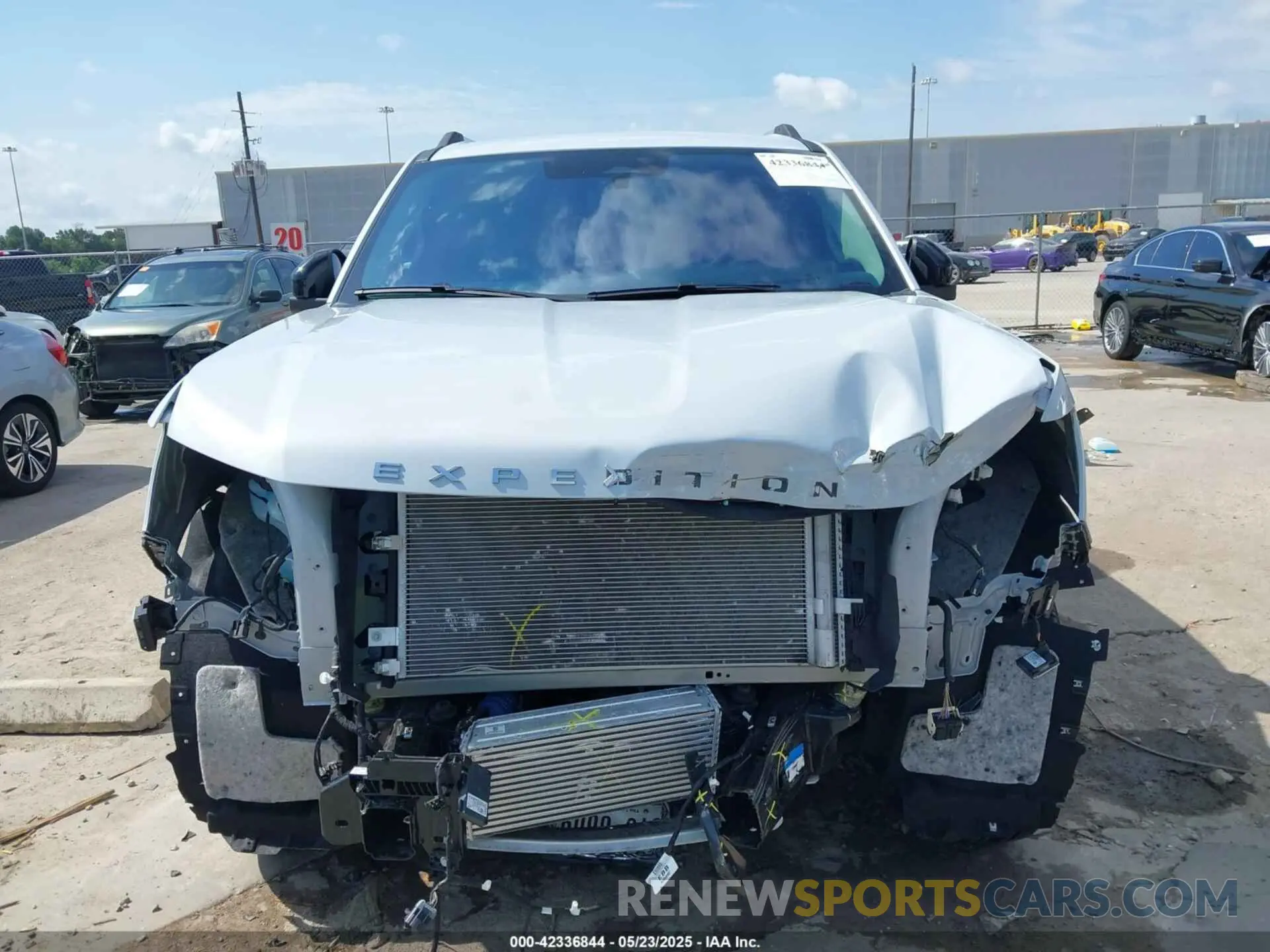 13 fotografías del automóvil dañado 1FMJU1MG1SEA13900 FORD EXPEDITION 2025