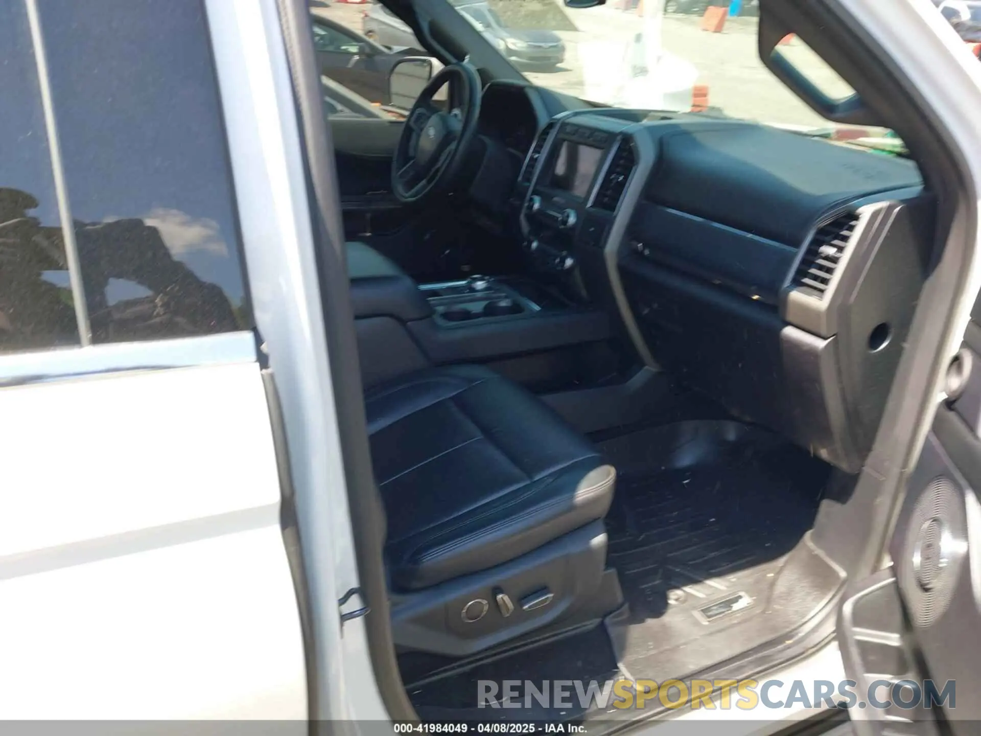 5 fotografías del automóvil dañado 1FMJK1HT8KEA16094 FORD EXPEDITION MAX 2019