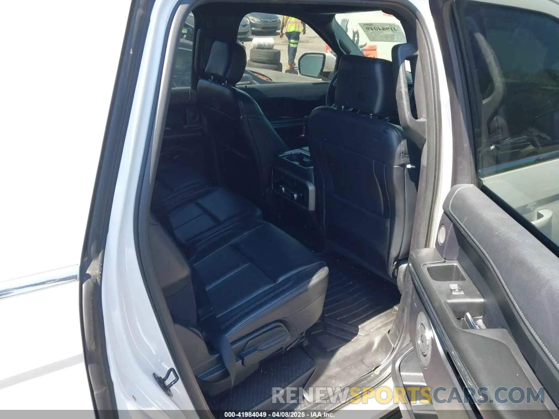 8 fotografías del automóvil dañado 1FMJK1HT8KEA16094 FORD EXPEDITION MAX 2019