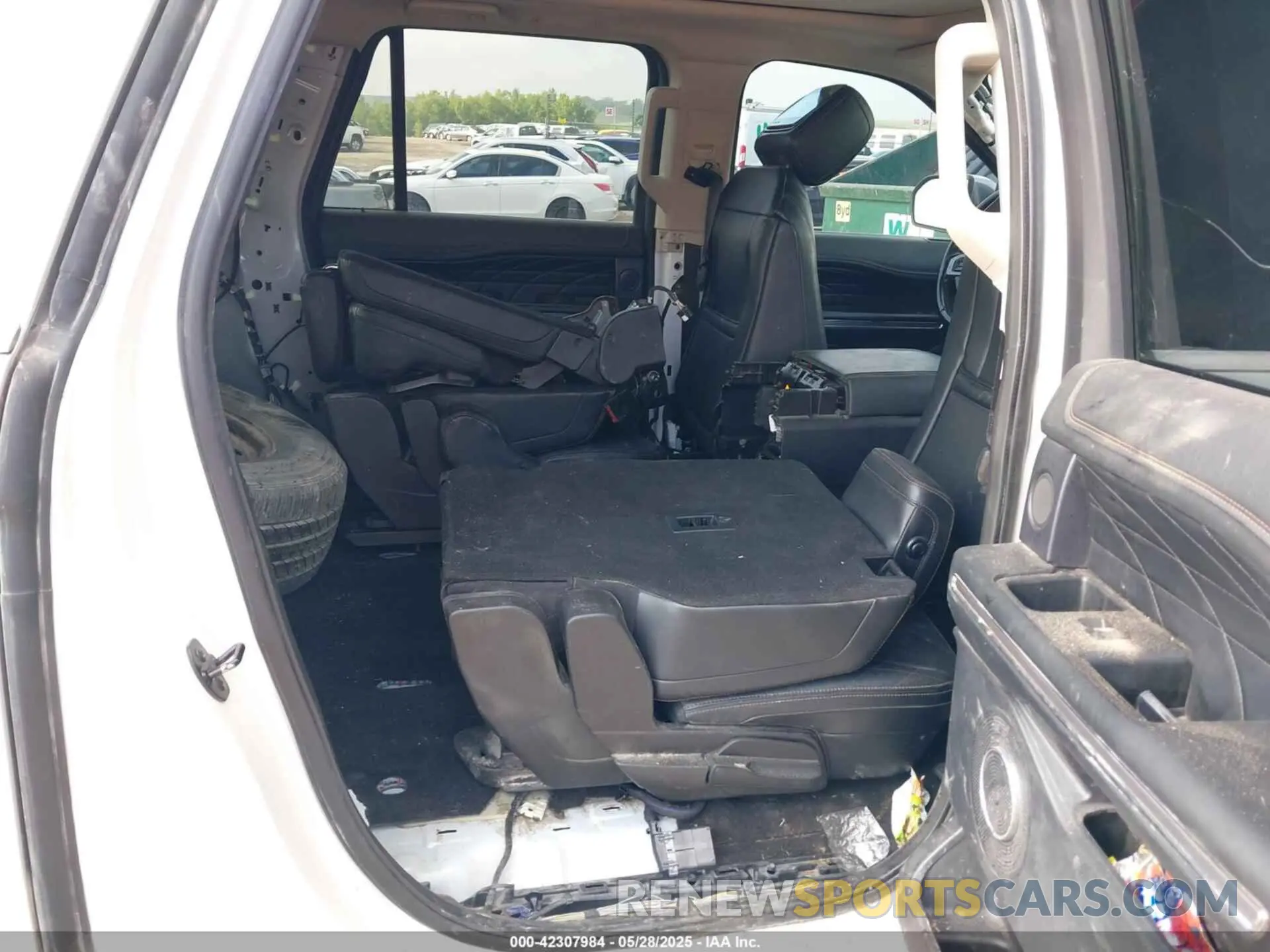 8 fotografías del automóvil dañado 1FMJK1MT9KEA54634 FORD EXPEDITION MAX 2019