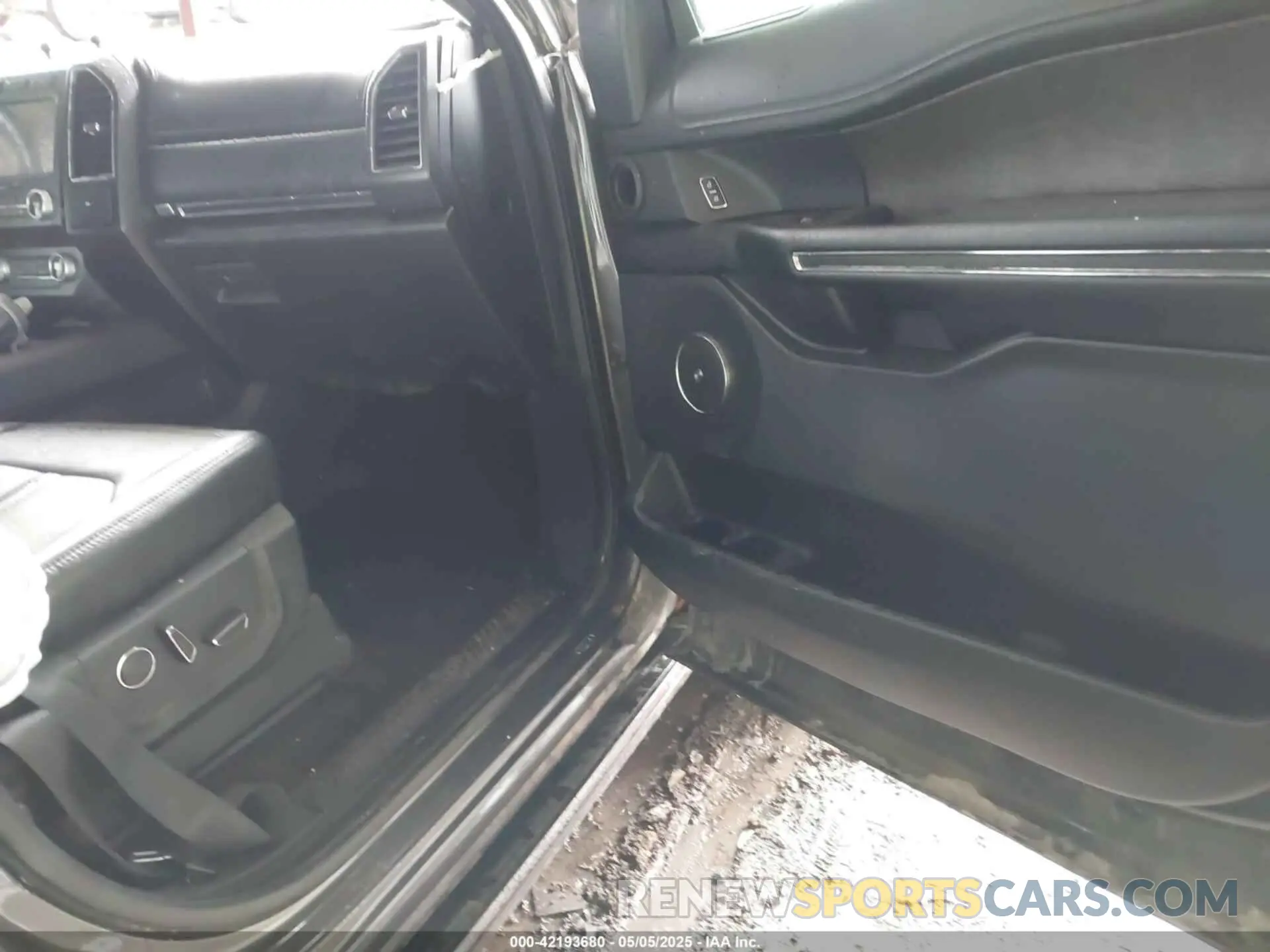 5 fotografías del automóvil dañado 1FMJK2AT3KEA85243 FORD EXPEDITION MAX 2019