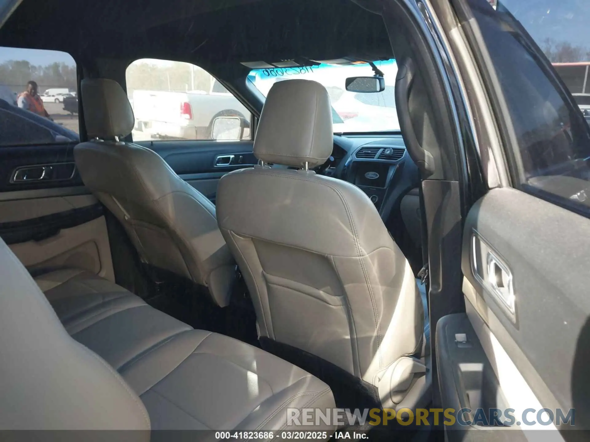 8 fotografías del automóvil dañado 1FM5K7D87KGB34518 FORD EXPLORER 2019