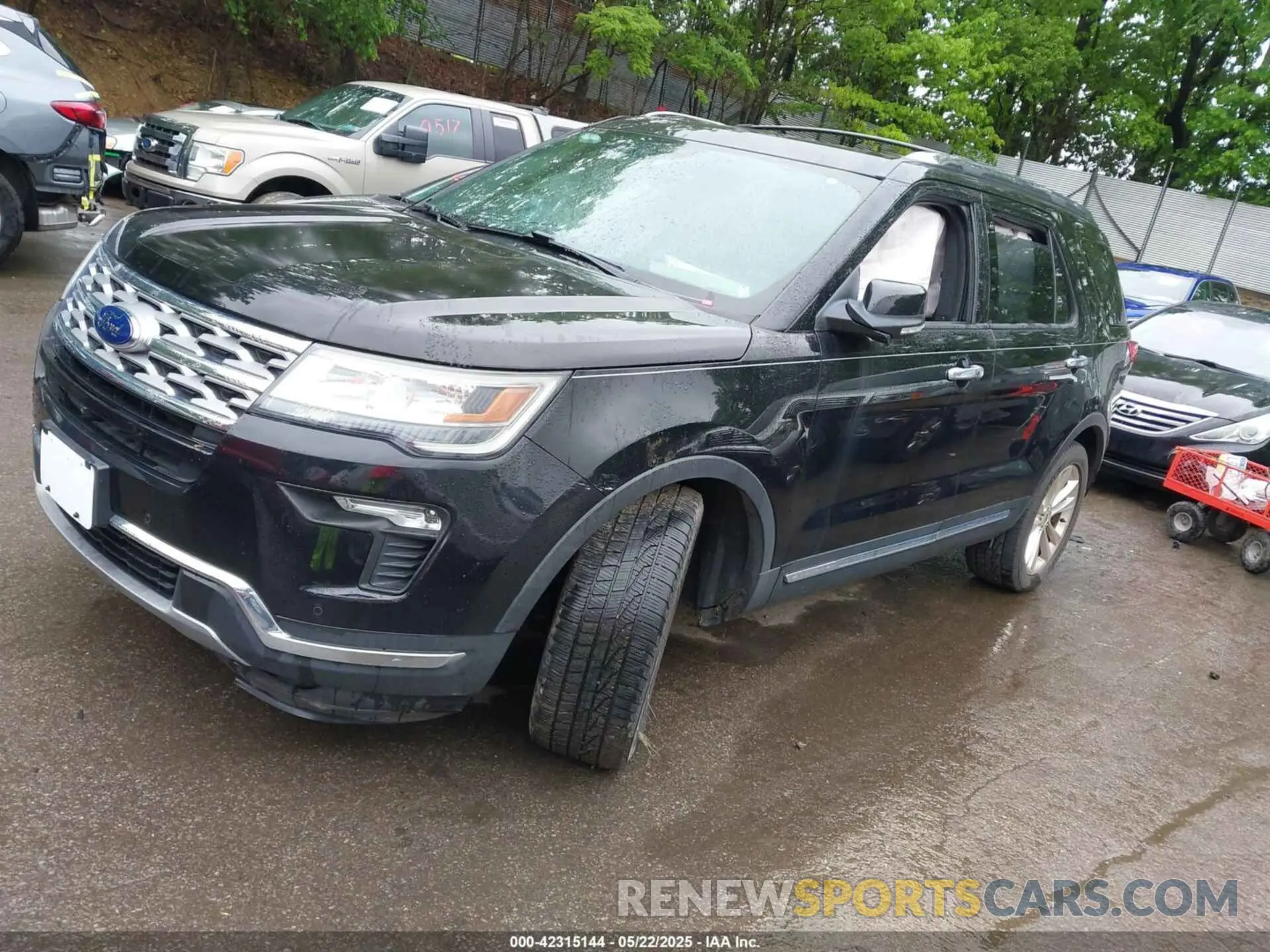2 fotografías del automóvil dañado 1FM5K7F88KGB35268 FORD EXPLORER 2019