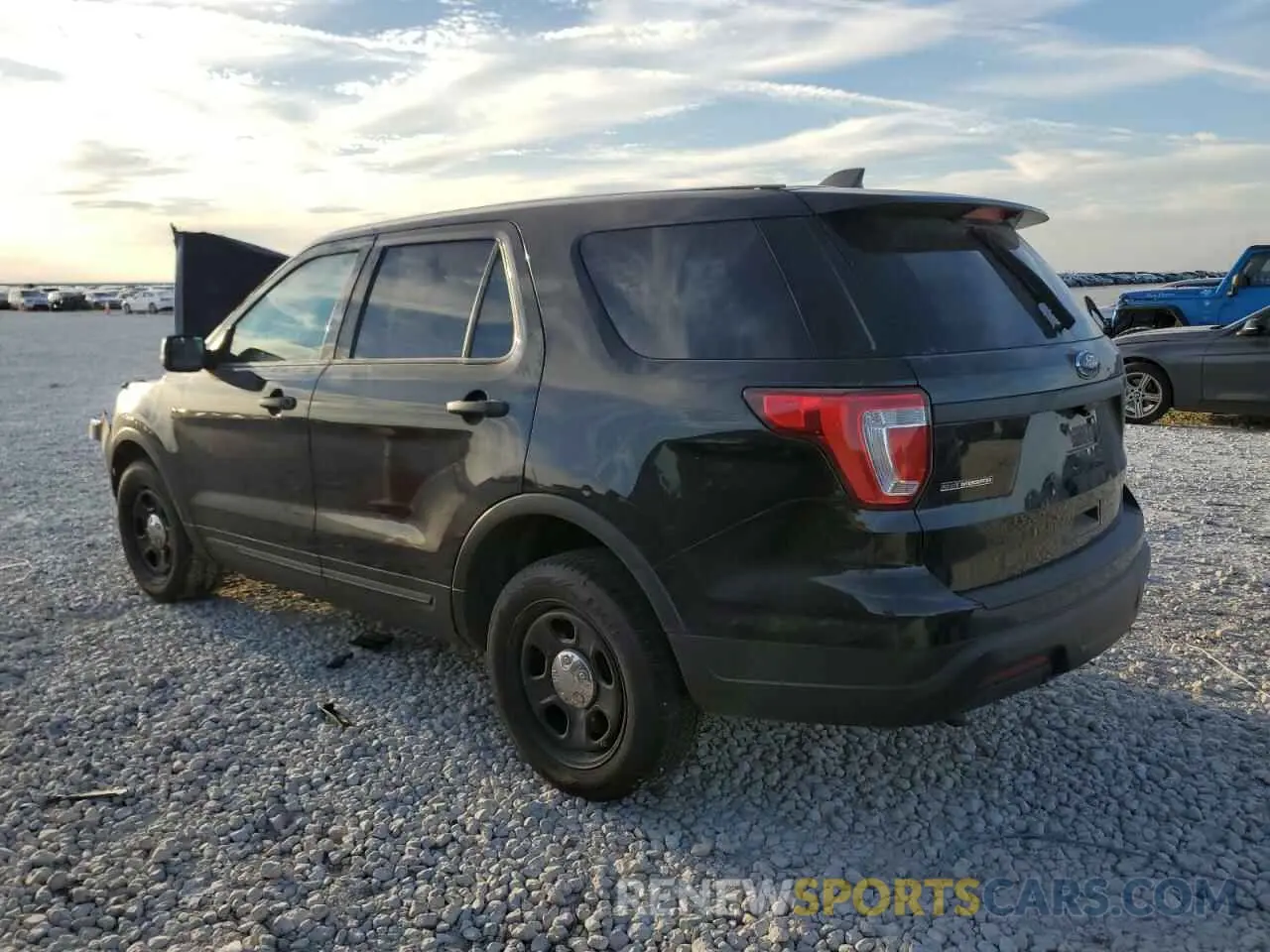 2 fotografías del automóvil dañado 1FM5K8ARXKGB46195 FORD EXPLORER 2019