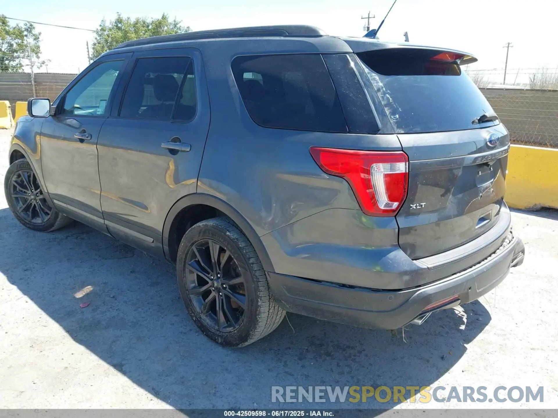 3 fotografías del automóvil dañado 1FM5K8D89KGA52506 FORD EXPLORER 2019