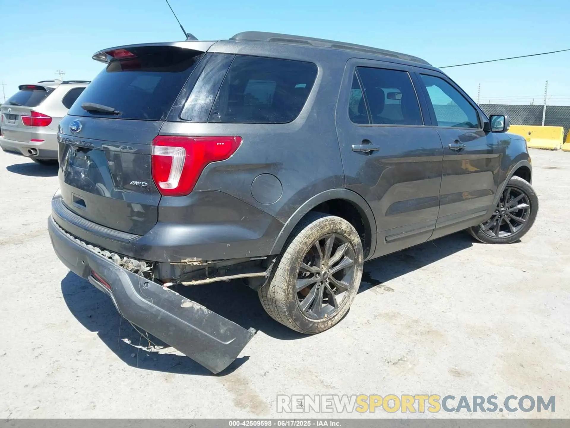 4 fotografías del automóvil dañado 1FM5K8D89KGA52506 FORD EXPLORER 2019
